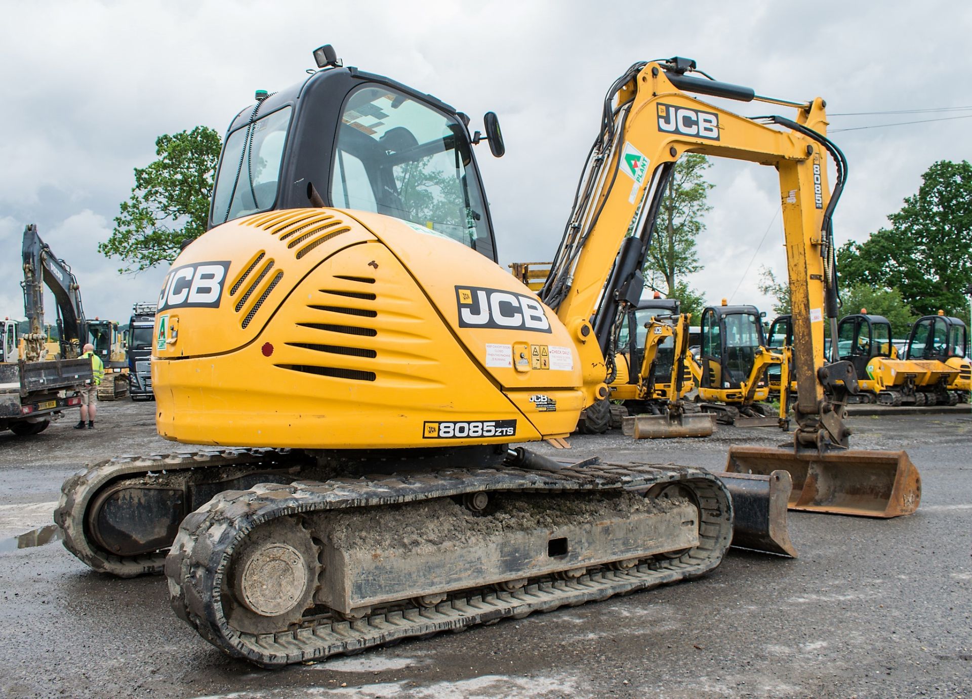 JCB 8085 ECO 8.5 tonne rubber tracked excavator Year: 2013 S/N: 1073067 Recorded Hours: 2912 - Image 4 of 13