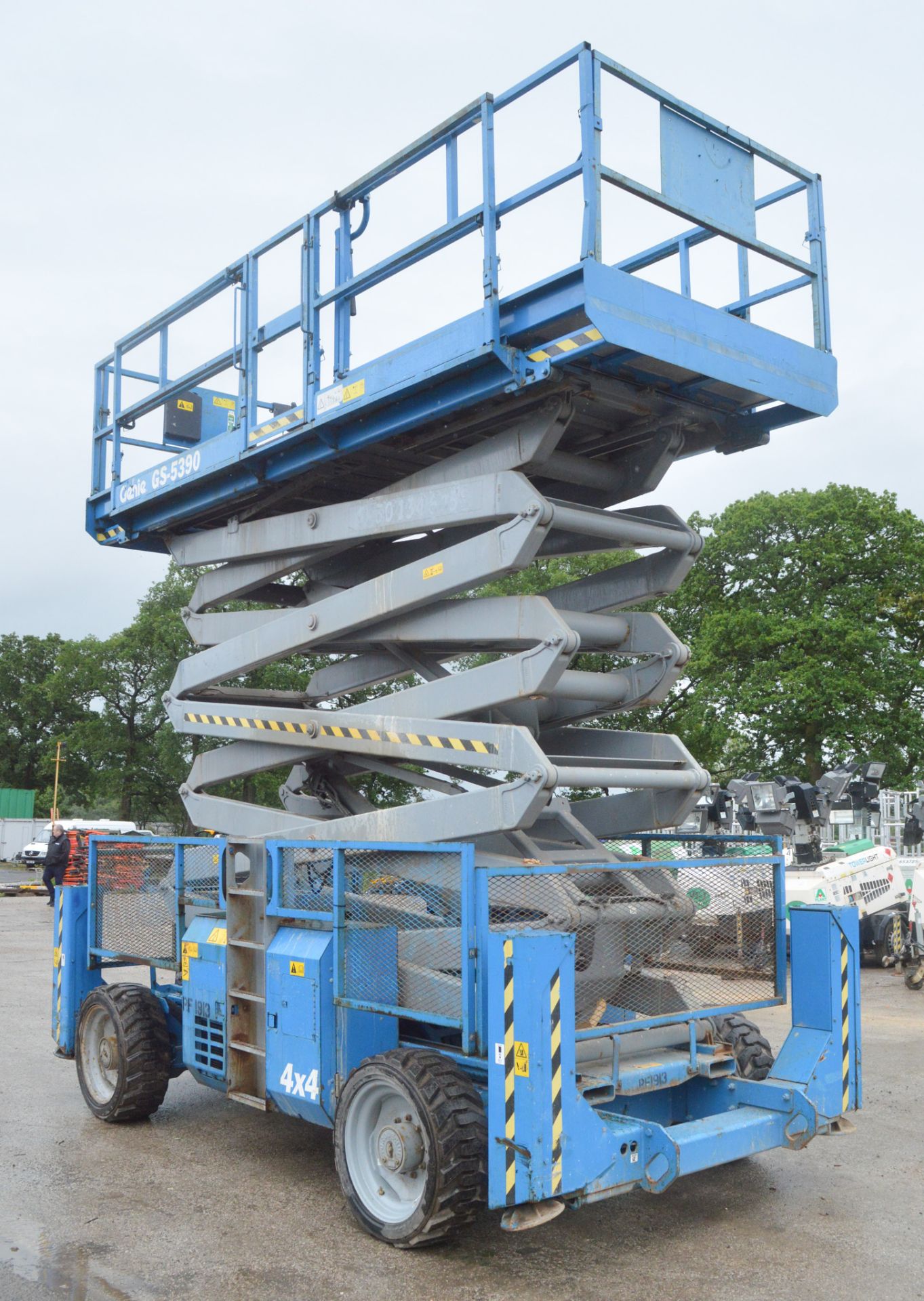 Genie GS 5390 4 wheel drive diesel driven scissor lift - Image 8 of 12