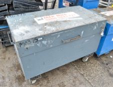 Steel tool store c/w keys MO375