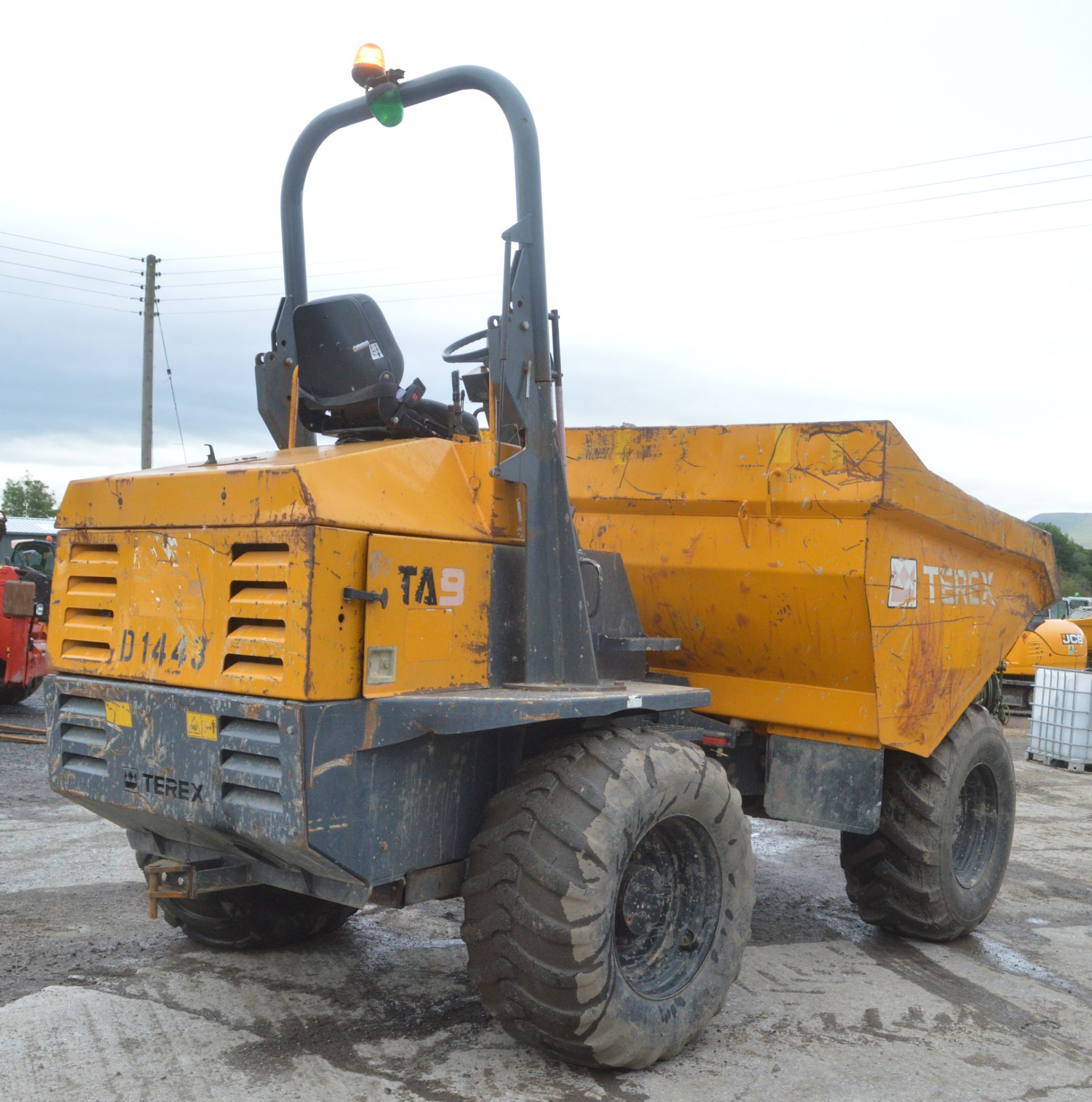 Terex 9 tonne straight skip dumper  Year: 2011 S/N: MV2579 Rec Hours:  1443 - Image 6 of 15