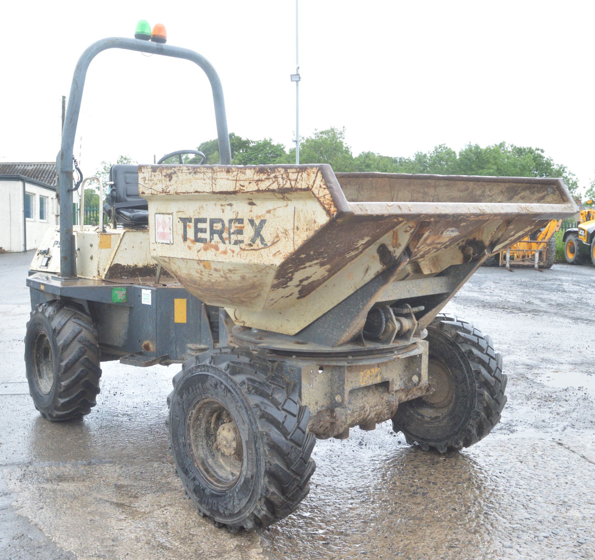 Terex 3 tonne swivel skip dumper  Year: 2006 S/N: E603FS040 Rec Hours: 3403 1285 - Image 2 of 14