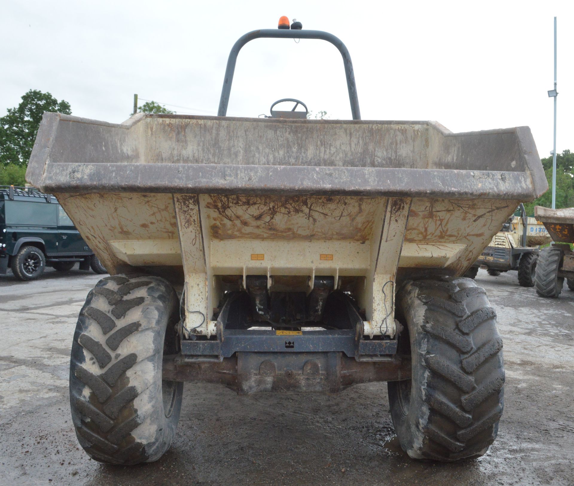 Terex 9 tonne straight skip dumper  Year: 2008 S/N: E801FM008 Rec Hours: 4339 1387 - Image 3 of 14