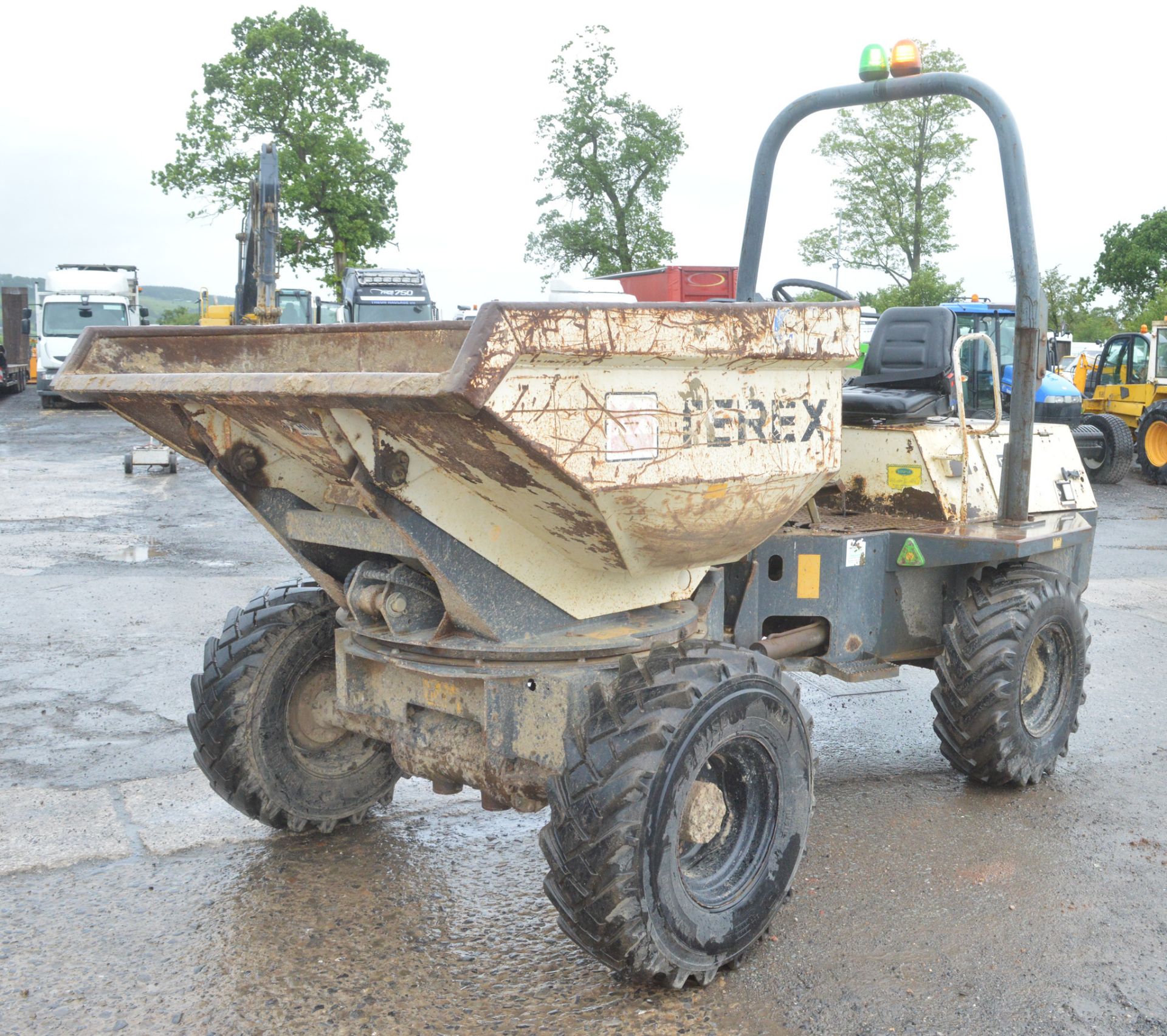 Terex 3 tonne swivel skip dumper  Year: 2006 S/N: E603FS040 Rec Hours: 3403 1285