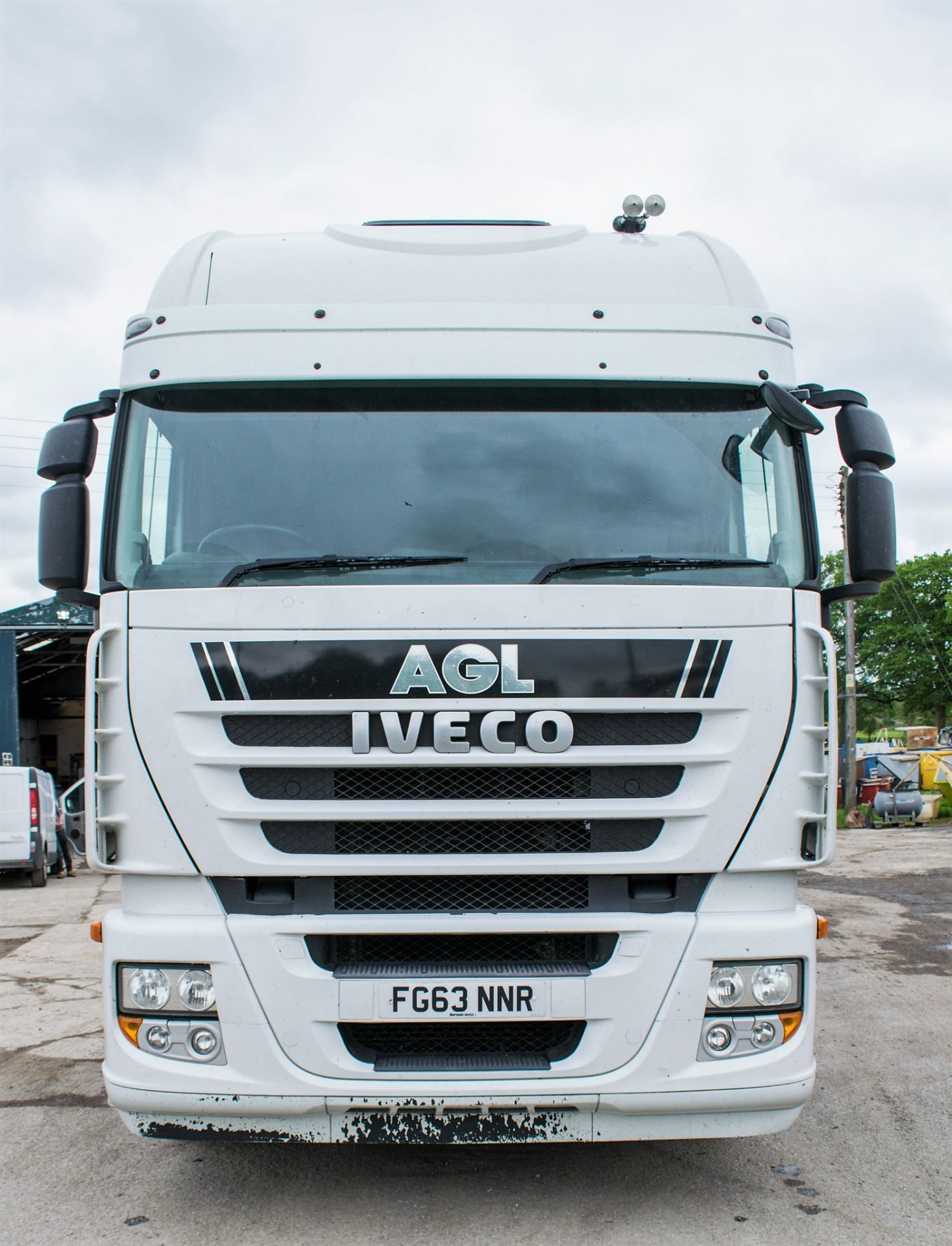 Iveco 450 EEV 6 wheel tractor unit Registration Number: FG63 NNR Date of Registration: 15/11/2013 - Image 5 of 13