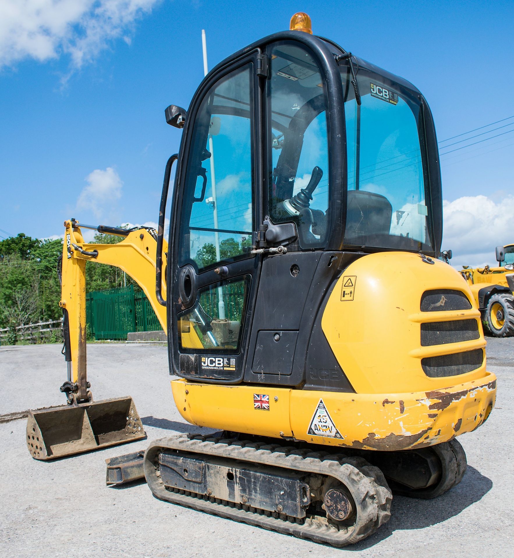 JCB 8016 CTS 1.5 tonne rubber tracked mini excavator Year: 2013 S/N: 2071365 Recorded Hours: 2233 - Image 3 of 12