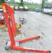 Hydraulic engine crane