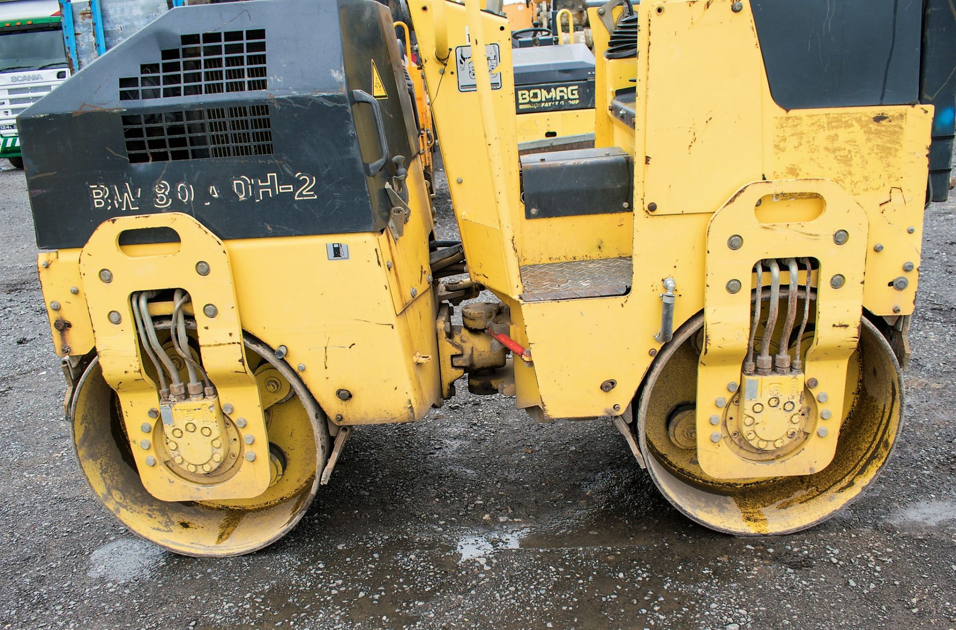 Bomag BW80 ADH-2 double drum ride on roller Year: 2007 S/N: 26891 Recorded Hours: 979 973 - Image 7 of 10