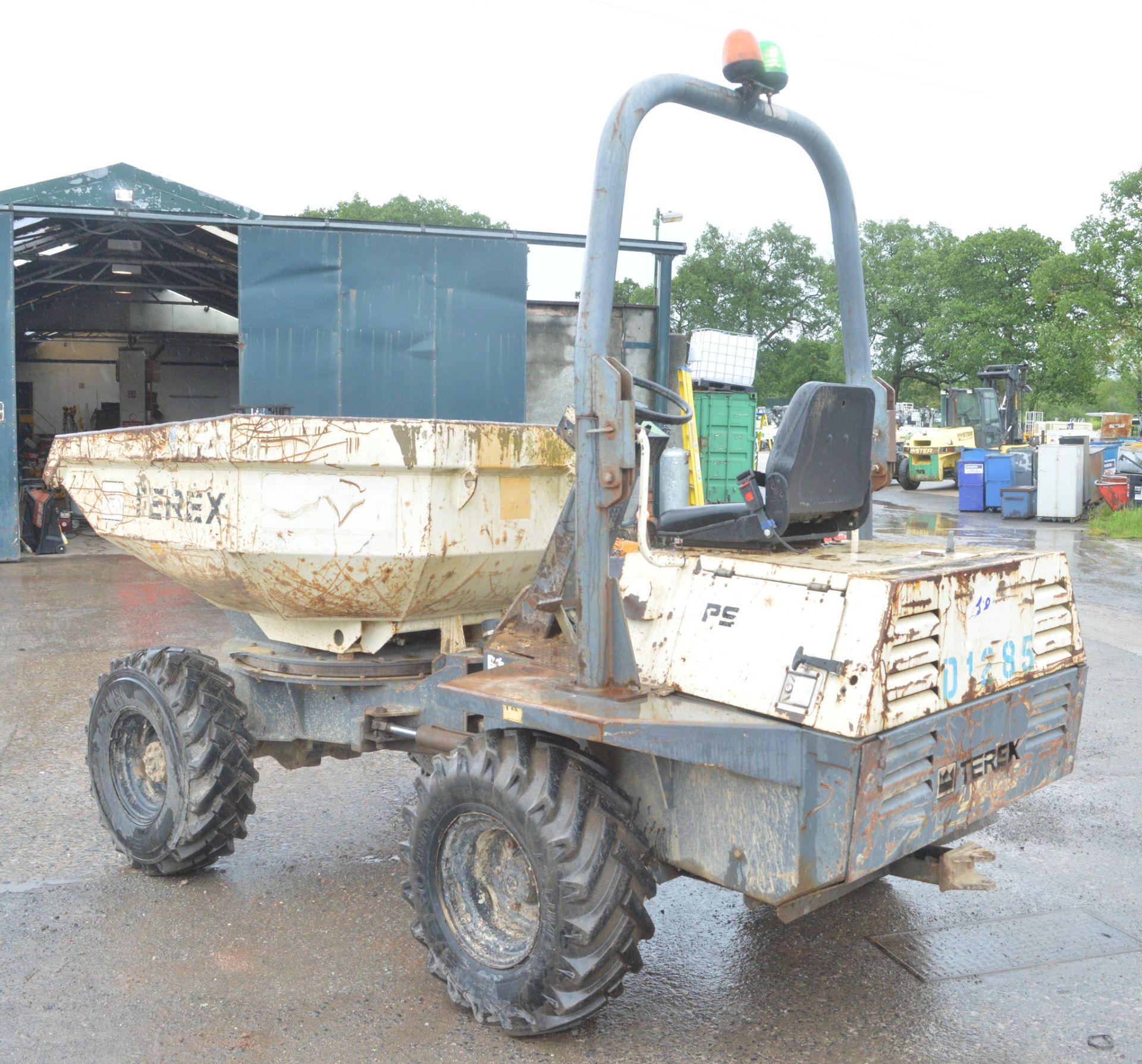 Terex 3 tonne swivel skip dumper  Year: 2006 S/N: E603FS040 Rec Hours: 3403 1285 - Image 4 of 14