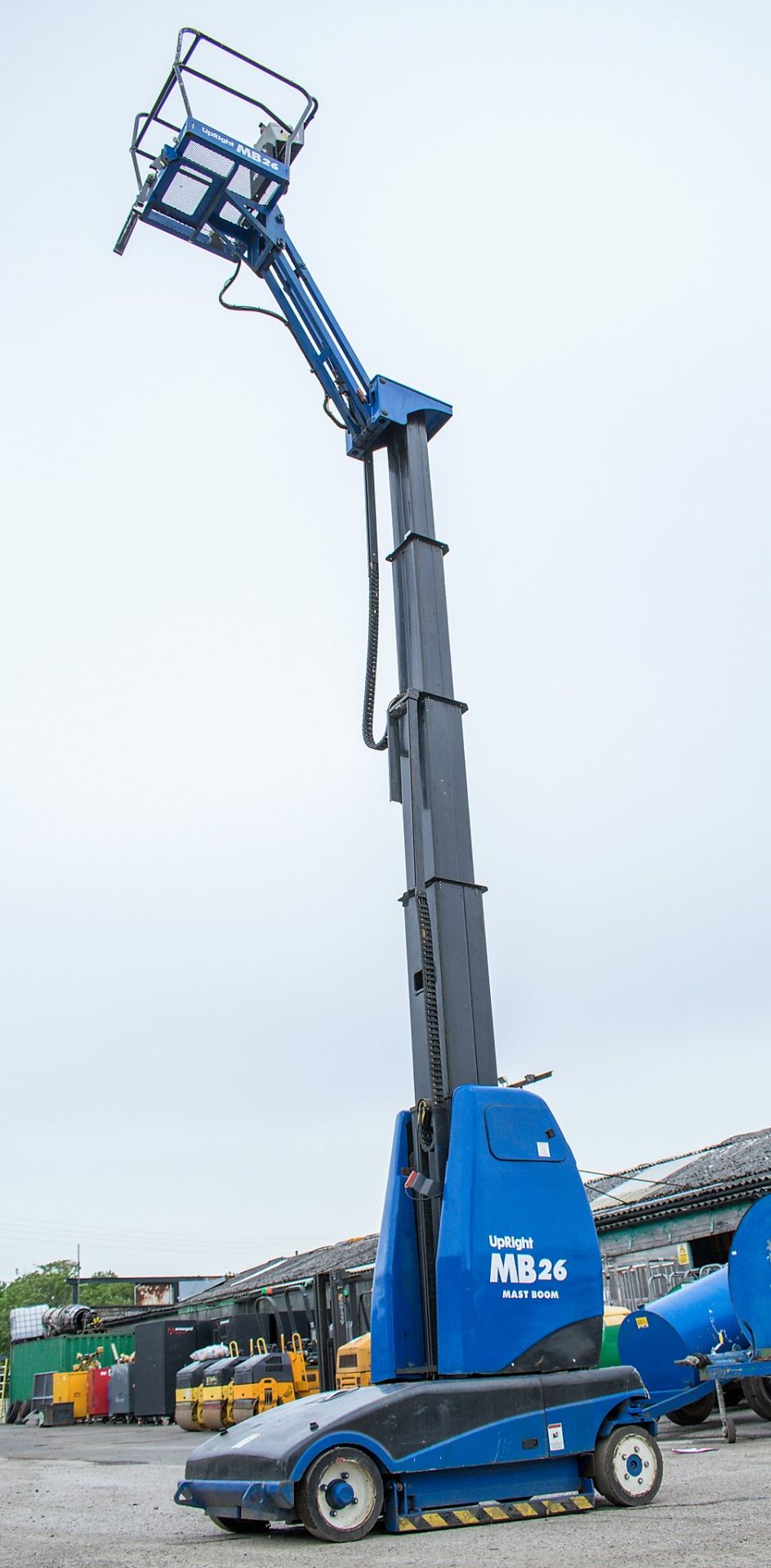 Upright MB26 8 metre battery electricmast boom access platform S/N: MB260041 Recorded Hours:569 BPH - Image 7 of 9