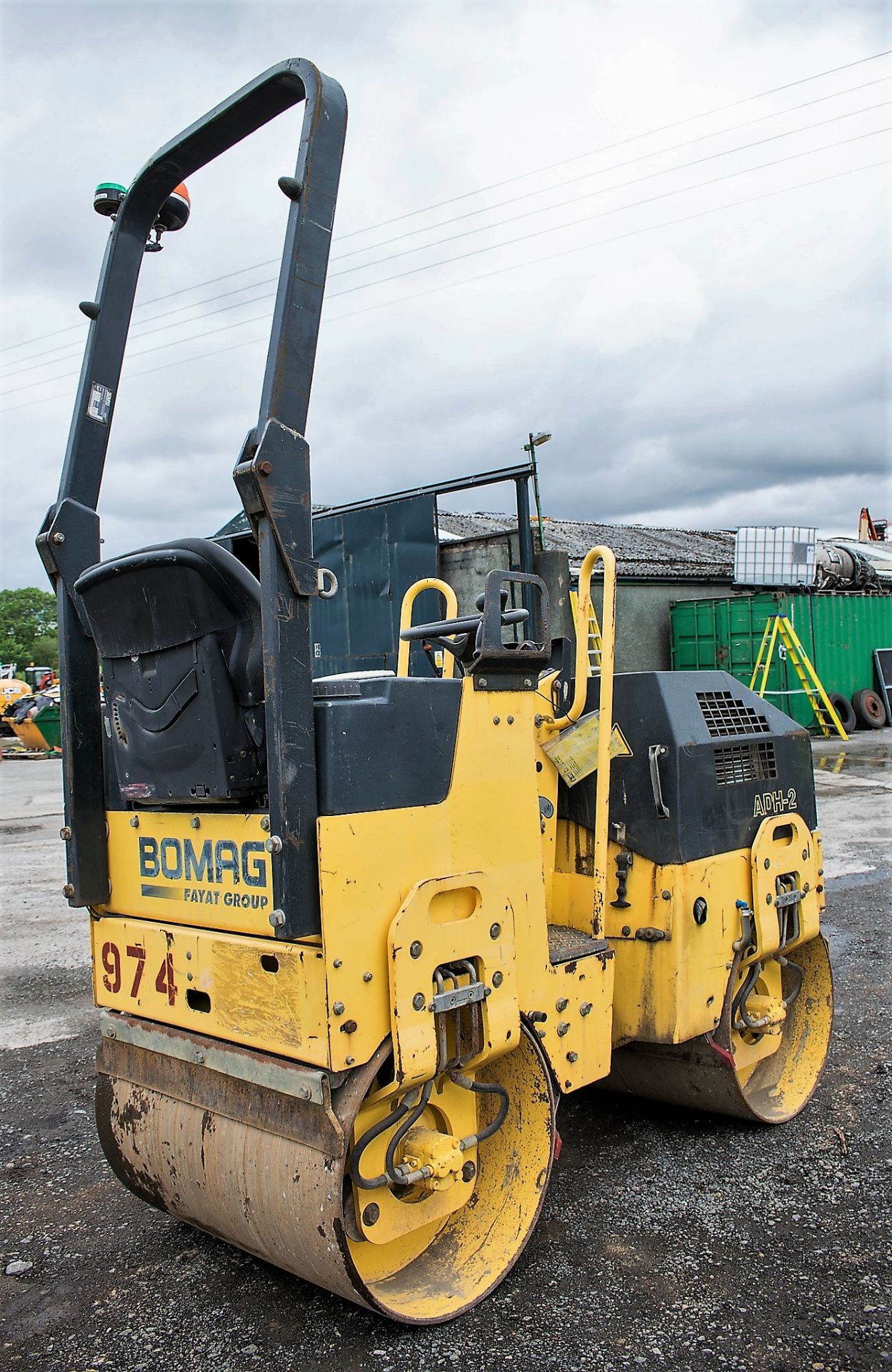 Bomag BW80 ADH-2 double drum ride on roller Year: 2007 S/N: 26894 Recorded Hours: 663 974 - Image 3 of 10