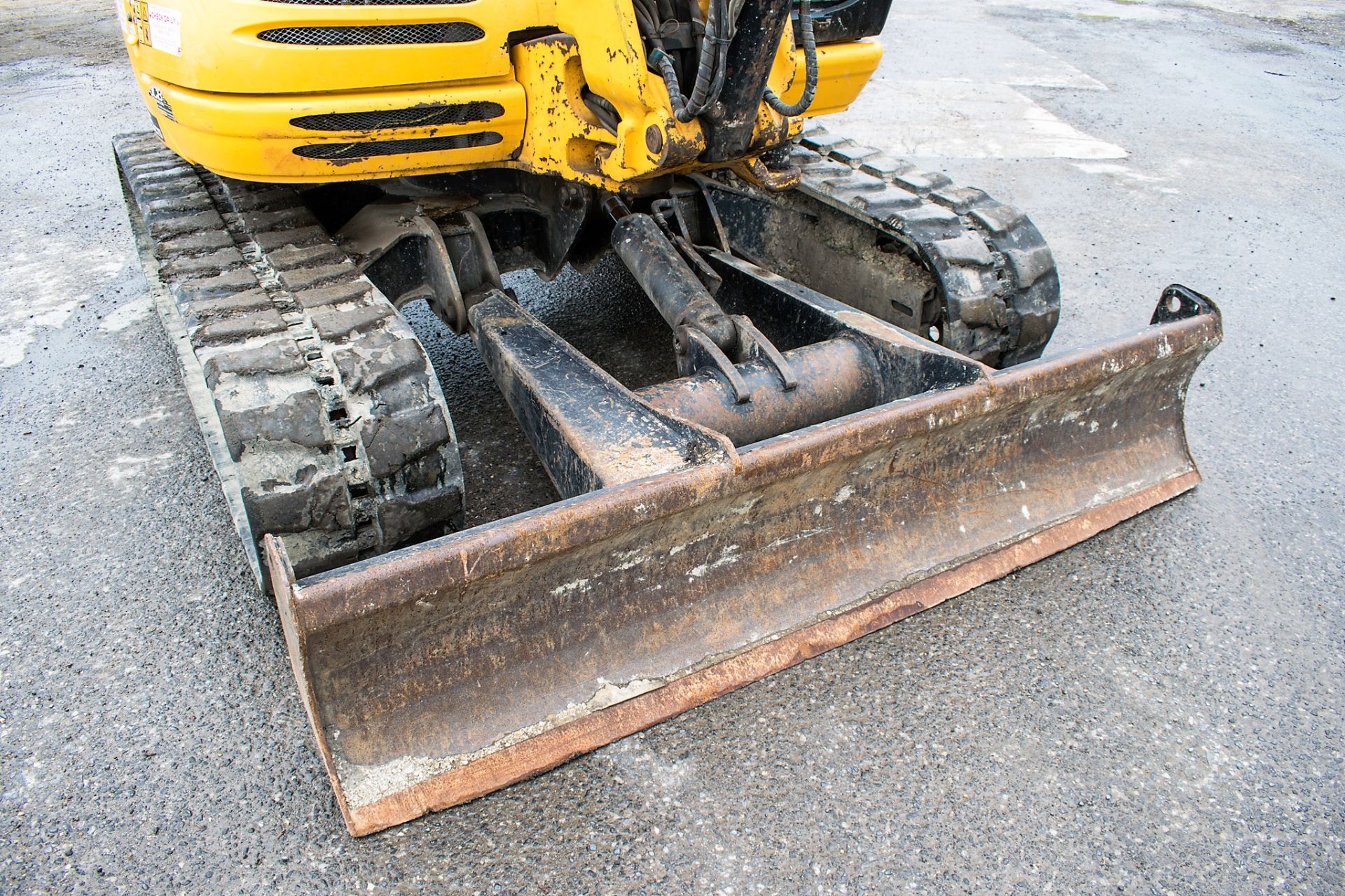 JCB 8085 ECO 8.5 tonne rubber tracked excavator Year: 2013 S/N: 1073067 Recorded Hours: 2912 - Image 10 of 13