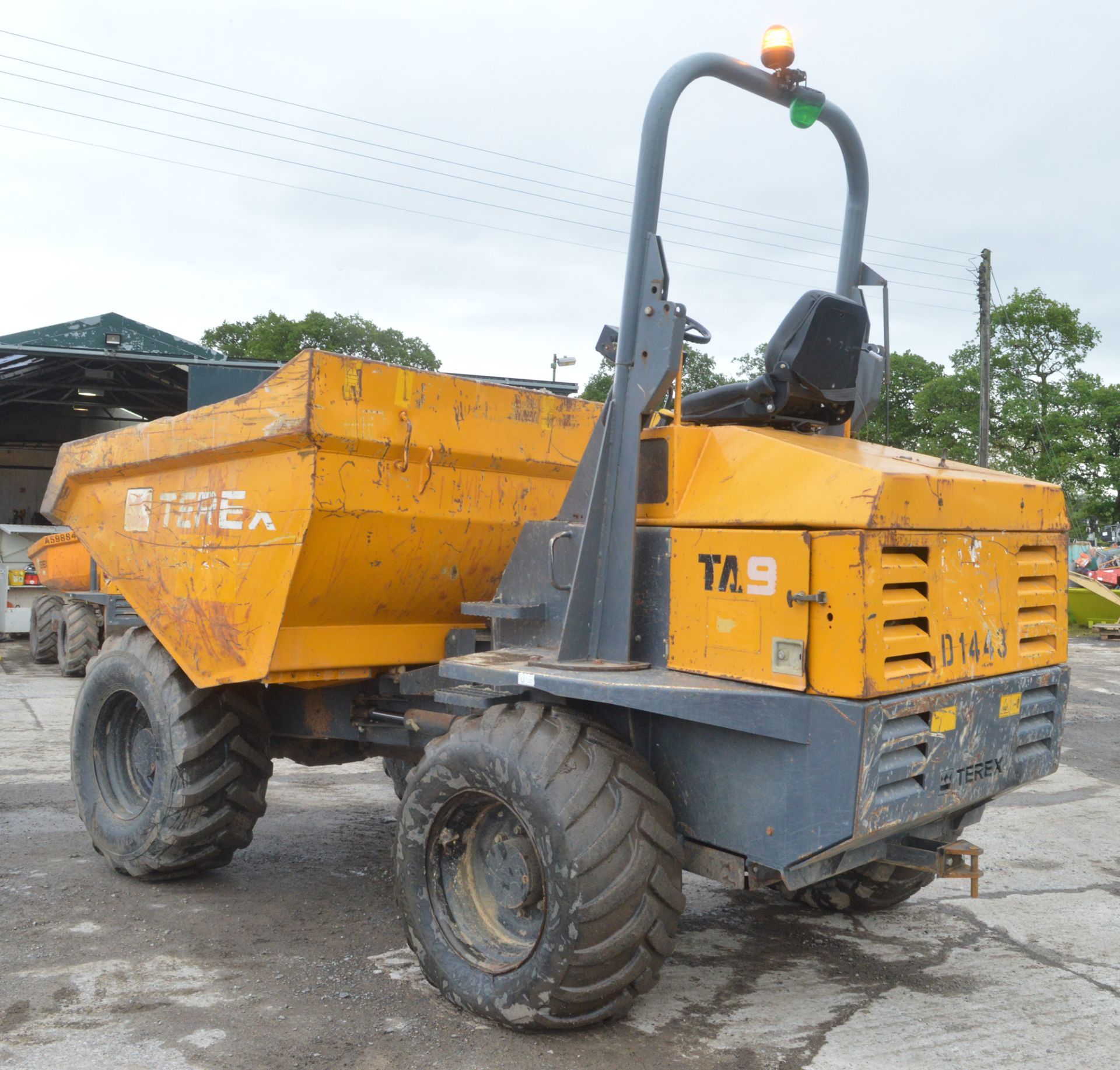 Terex 9 tonne straight skip dumper  Year: 2011 S/N: MV2579 Rec Hours:  1443 - Image 4 of 15