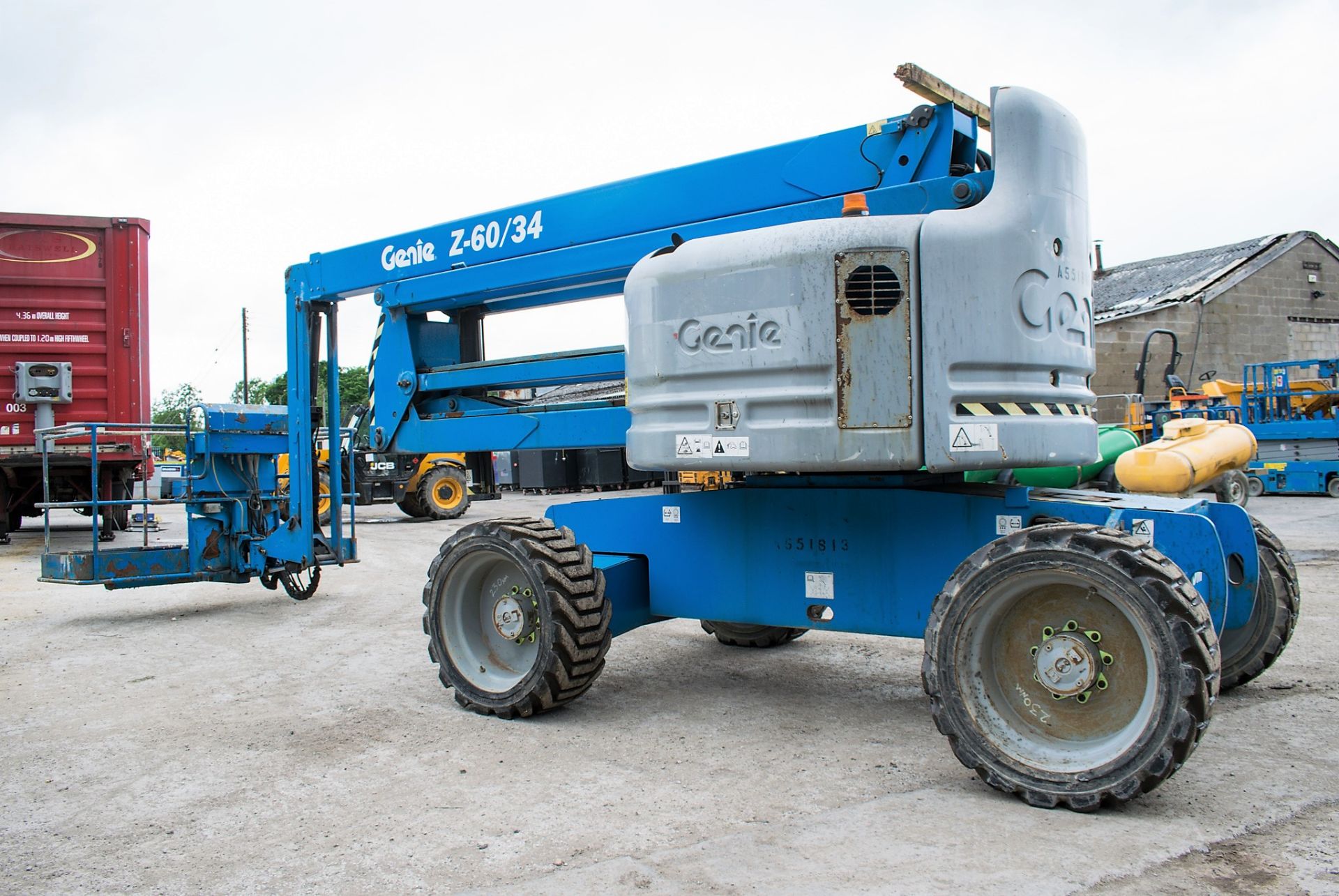 Genie Z-60-34 60 ft diesel driven 4x4 articulated boom lift access platform Year: 2011 S/N: 10173 - Image 3 of 13