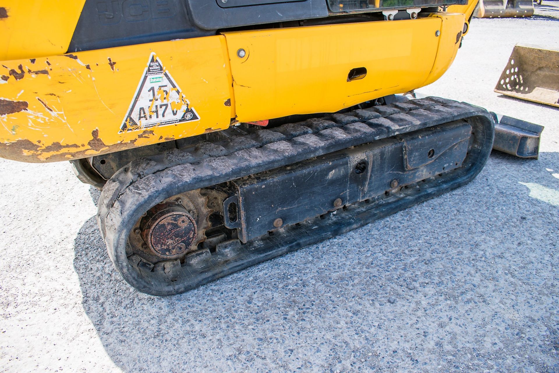 JCB 8016 CTS 1.5 tonne rubber tracked mini excavator Year: 2013 S/N: 2071365 Recorded Hours: 2233 - Image 8 of 12