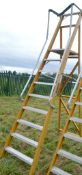 9 tread glass fibre framed step ladder E0012203