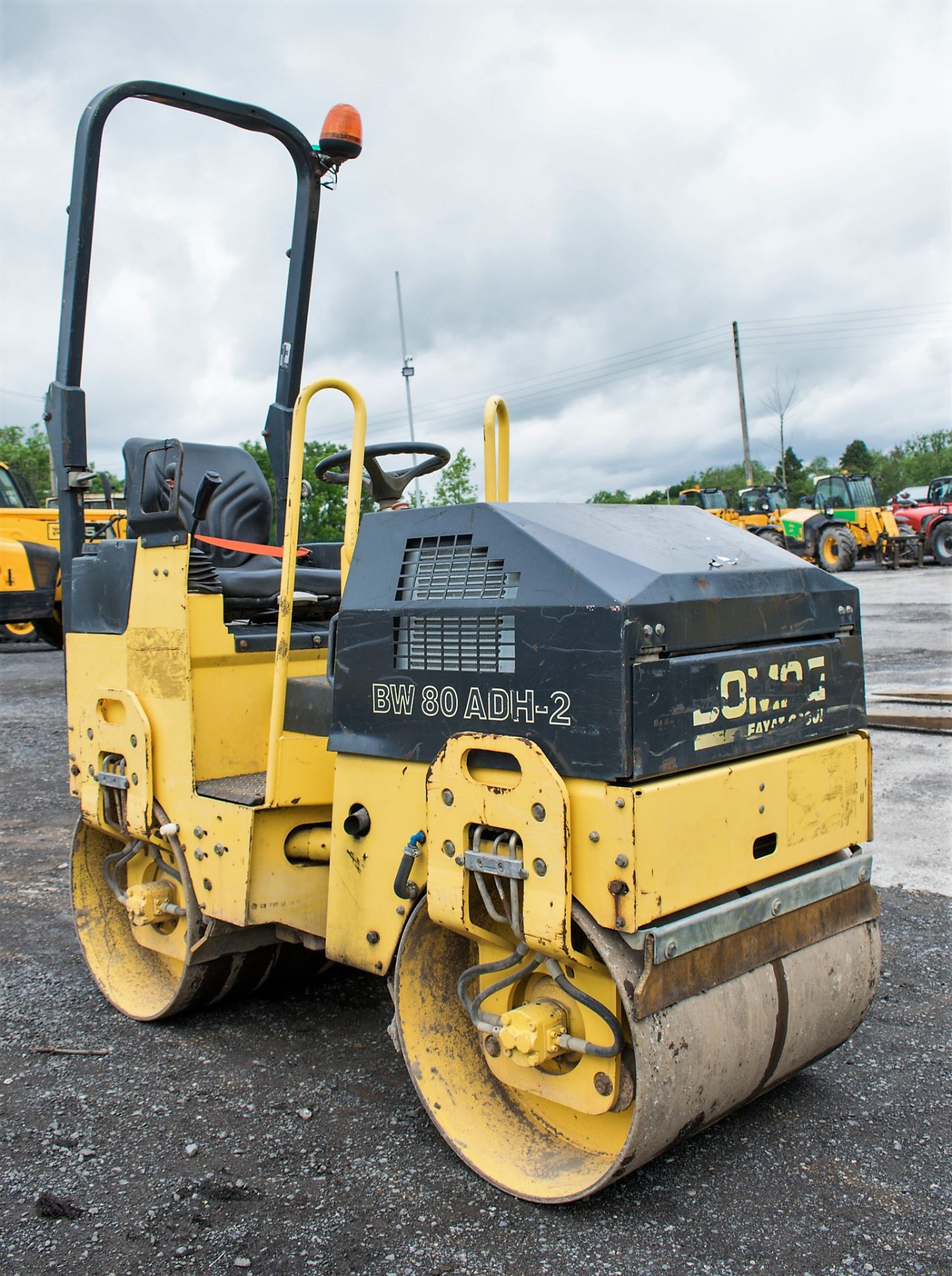 Bomag BW80 ADH-2 double drum ride on roller Year: 2007 S/N: 26891 Recorded Hours: 979 973 - Image 2 of 10