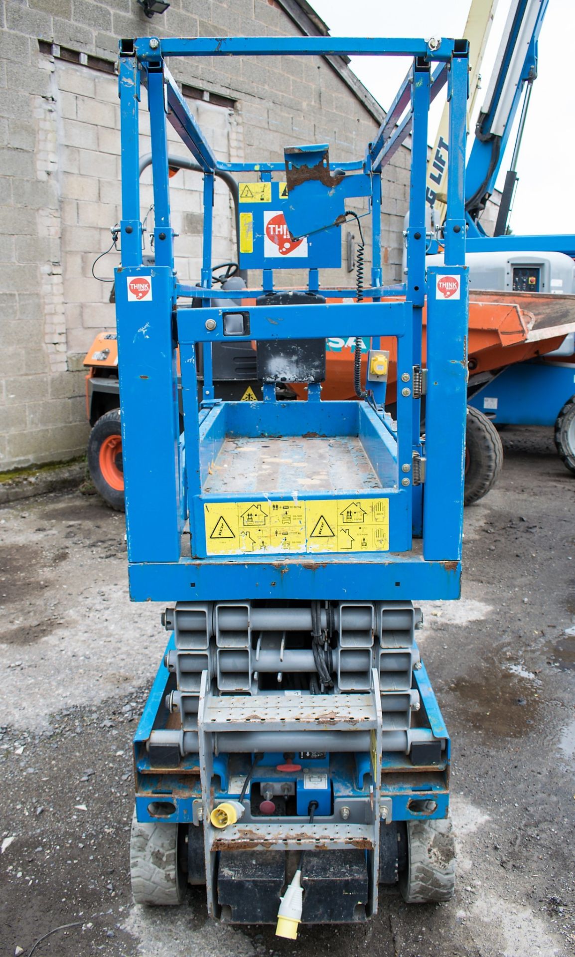 Genie GS 1932 19 ft battery electirc scissor lift access platform Year: 2014 S/N: 13956 Recorded - Image 5 of 9