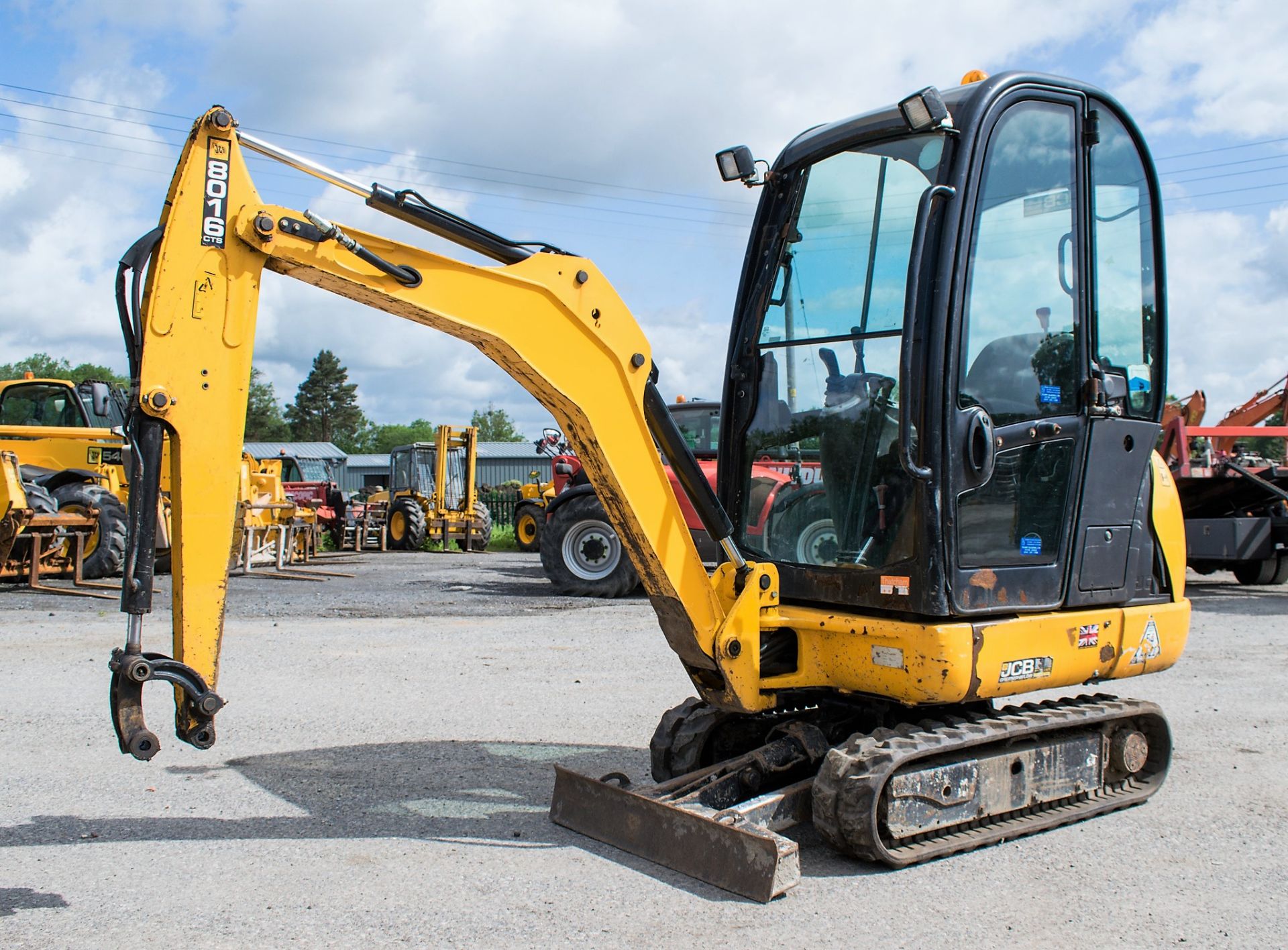 JCB 8016 CTS 1.5 tonne rubber tracked mini excavator Year: 2014 S/N: 2071575 Recorded Hours: 1971