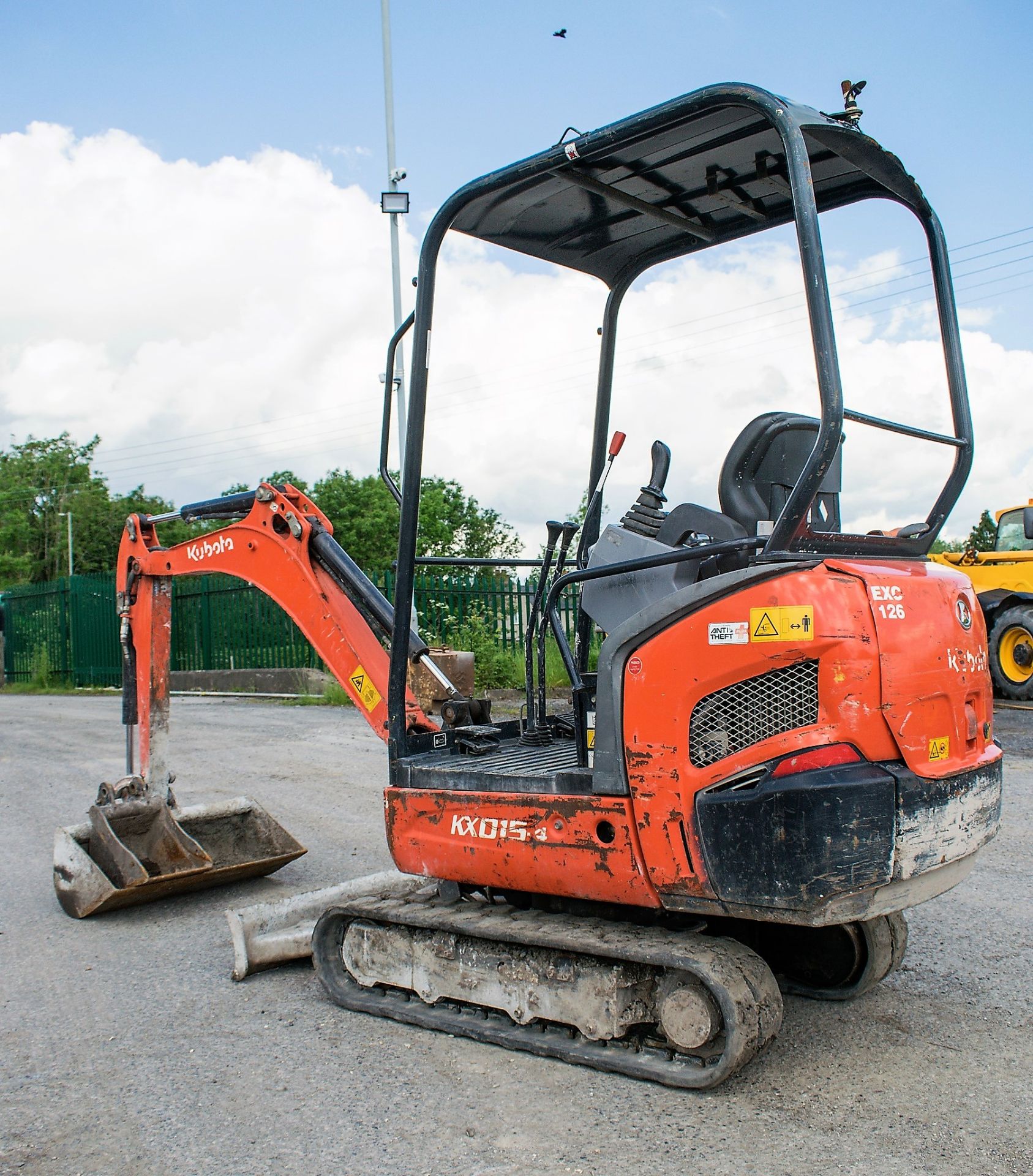 Kubota KX015-4 1.5 tonne rubber tracked mini excavator Year: S/N: Recorded Hours: 1850 blade, - Image 3 of 12