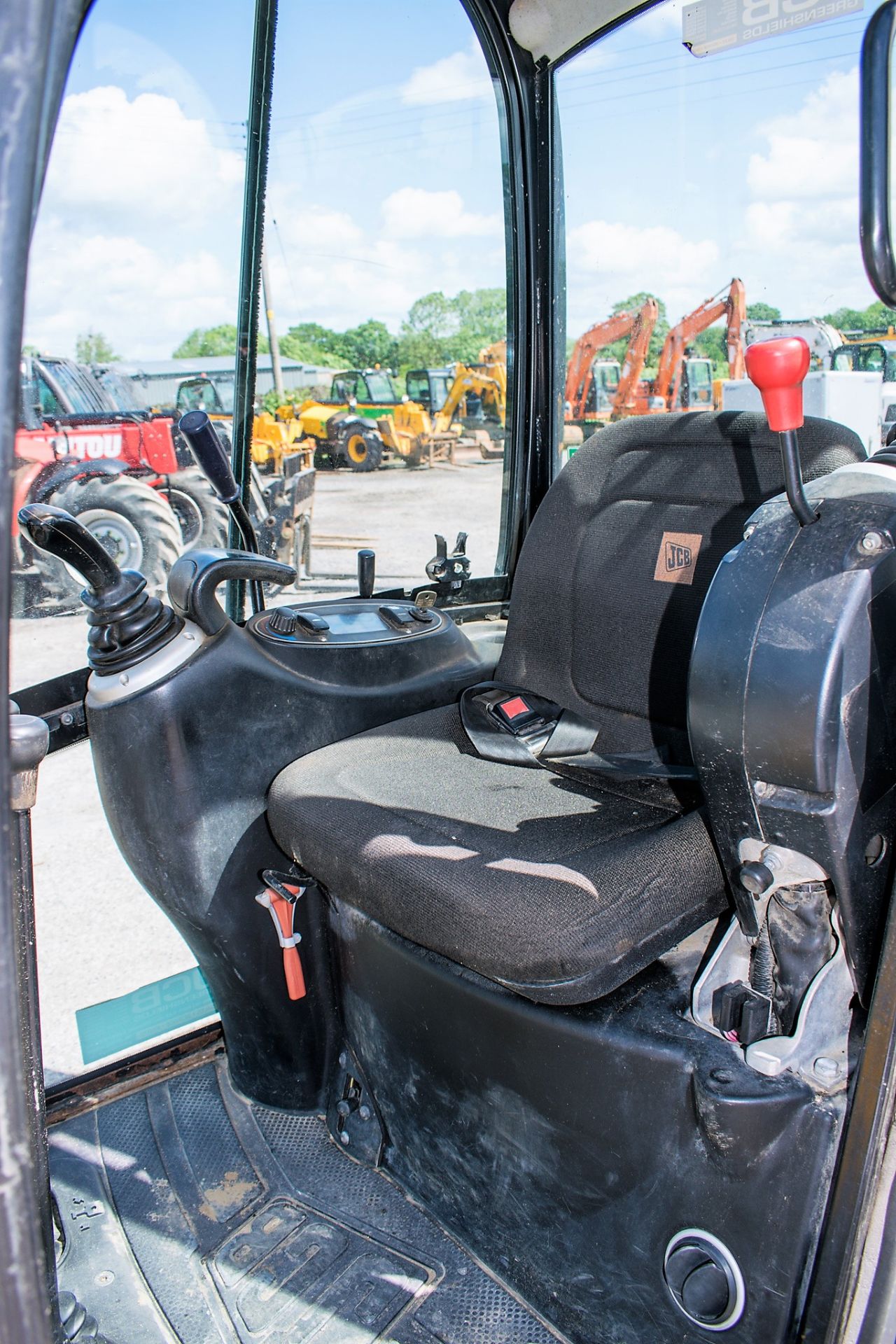 JCB 8016 CTS 1.5 tonne rubber tracked mini excavator Year: 2013 S/N: 2071365 Recorded Hours: 2233 - Image 12 of 12