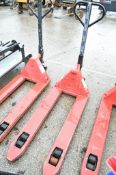 Hand hydraulic pallet truck