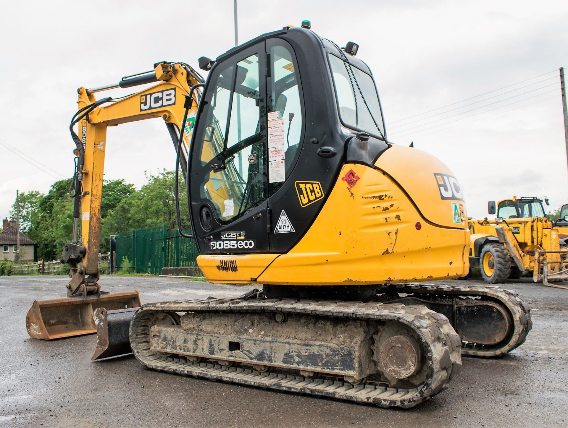 JCB 8085 ECO 8.5 tonne rubber tracked excavator Year: 2013 S/N: 1073067 Recorded Hours: 2912 - Image 3 of 13