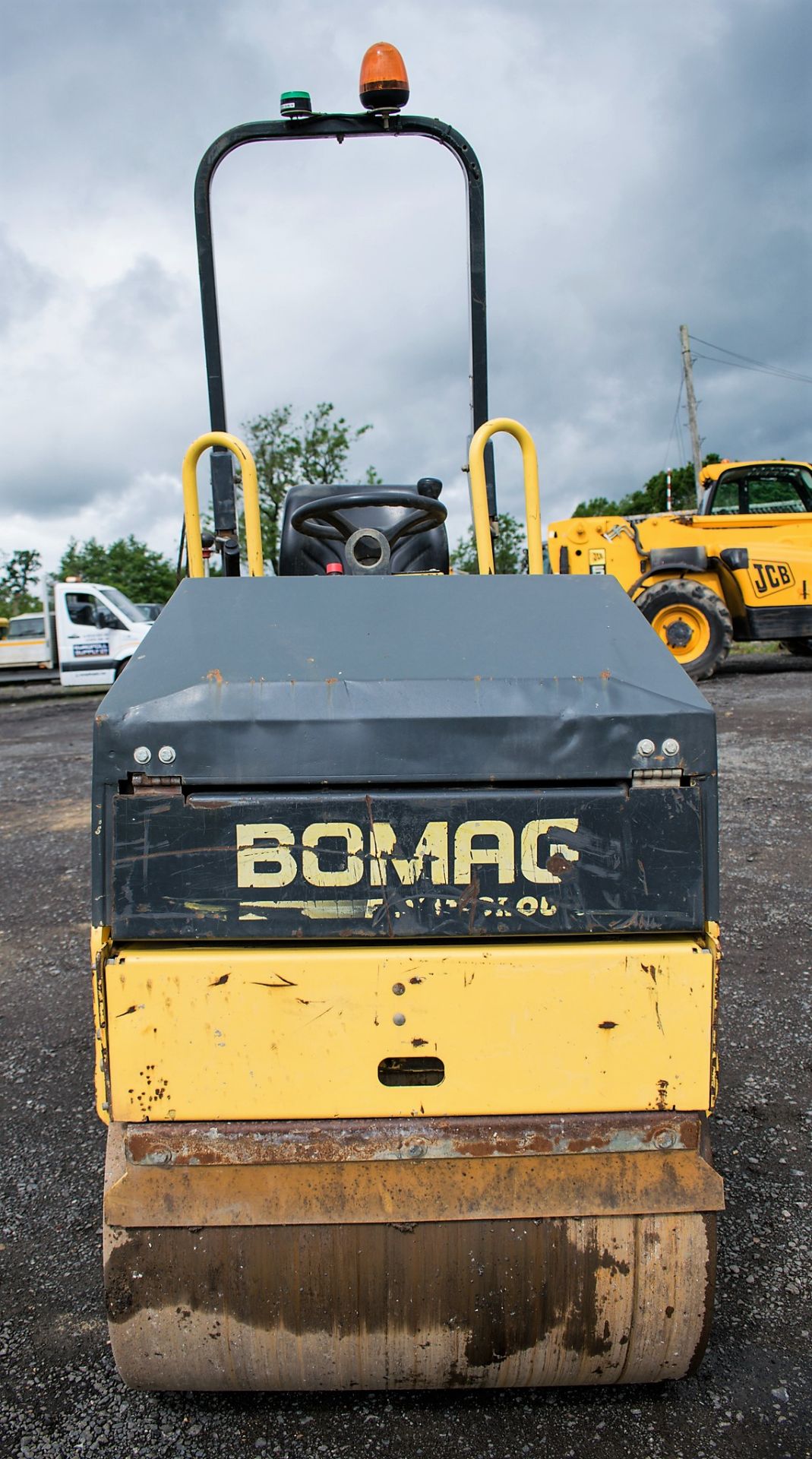 Bomag BW80 ADH-2 double drum ride on roller Year: 2007 S/N: 24758 Recorded Hours: 847 1078 - Image 5 of 10