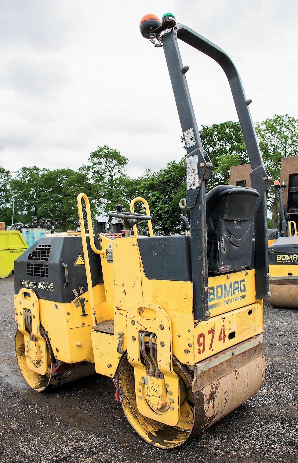 Bomag BW80 ADH-2 double drum ride on roller Year: 2007 S/N: 26894 Recorded Hours: 663 974 - Image 4 of 10