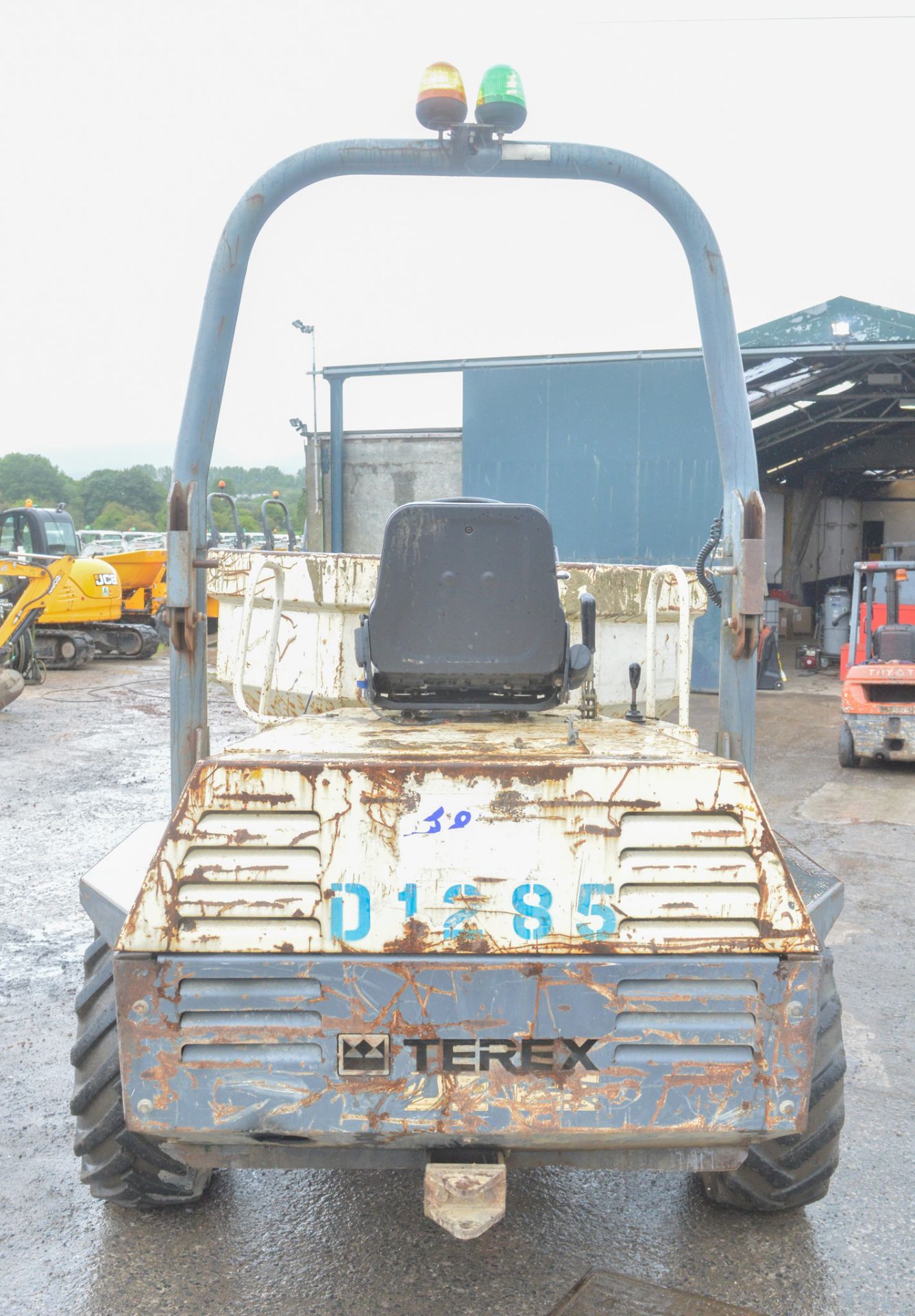 Terex 3 tonne swivel skip dumper  Year: 2006 S/N: E603FS040 Rec Hours: 3403 1285 - Image 5 of 14