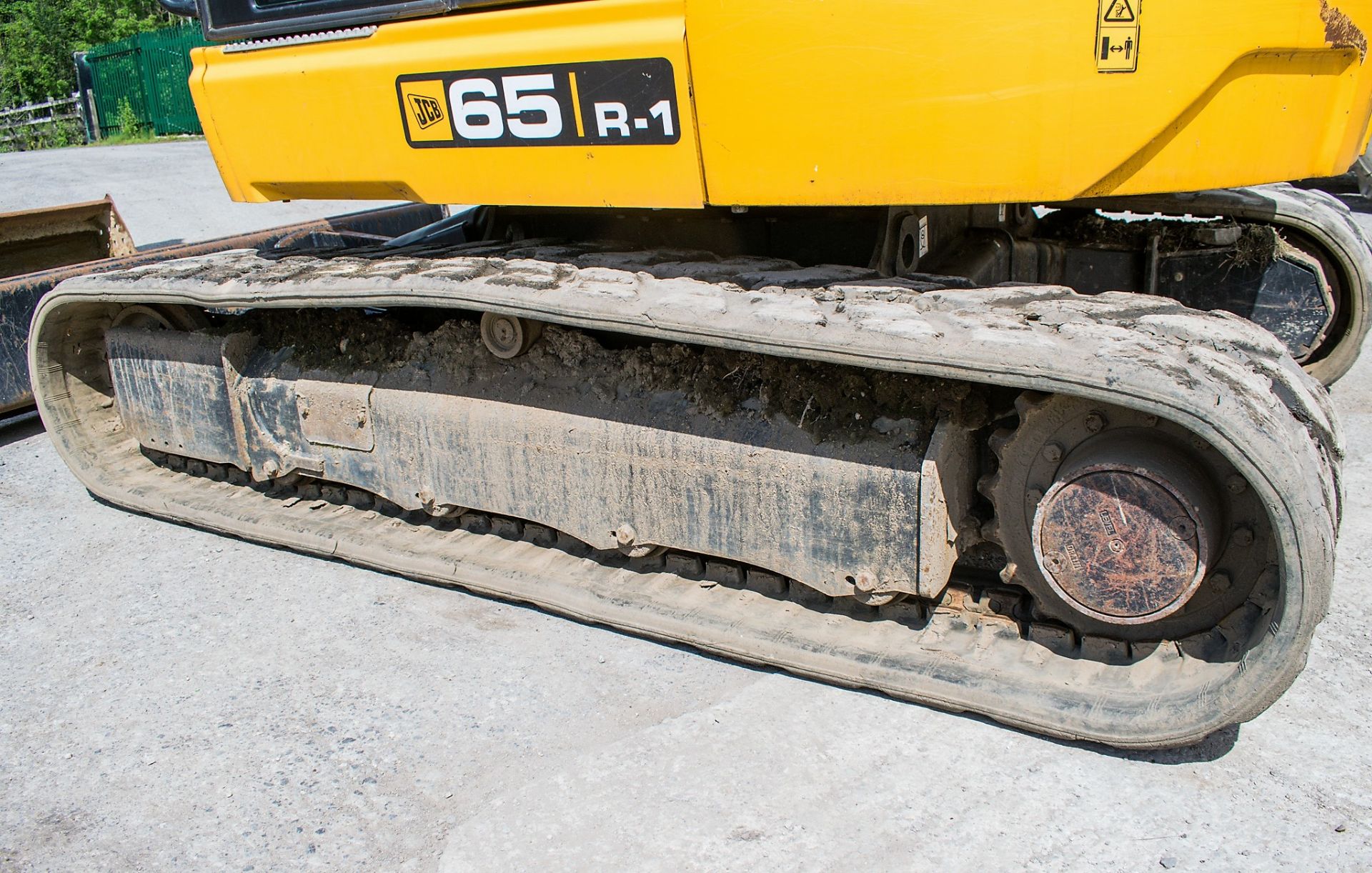 JCB 65 R-1 6.5 tonne rubber tracked excavator Year: 2015 S/N: 1913919 Recorded Hours: 1887 blade, - Image 8 of 12