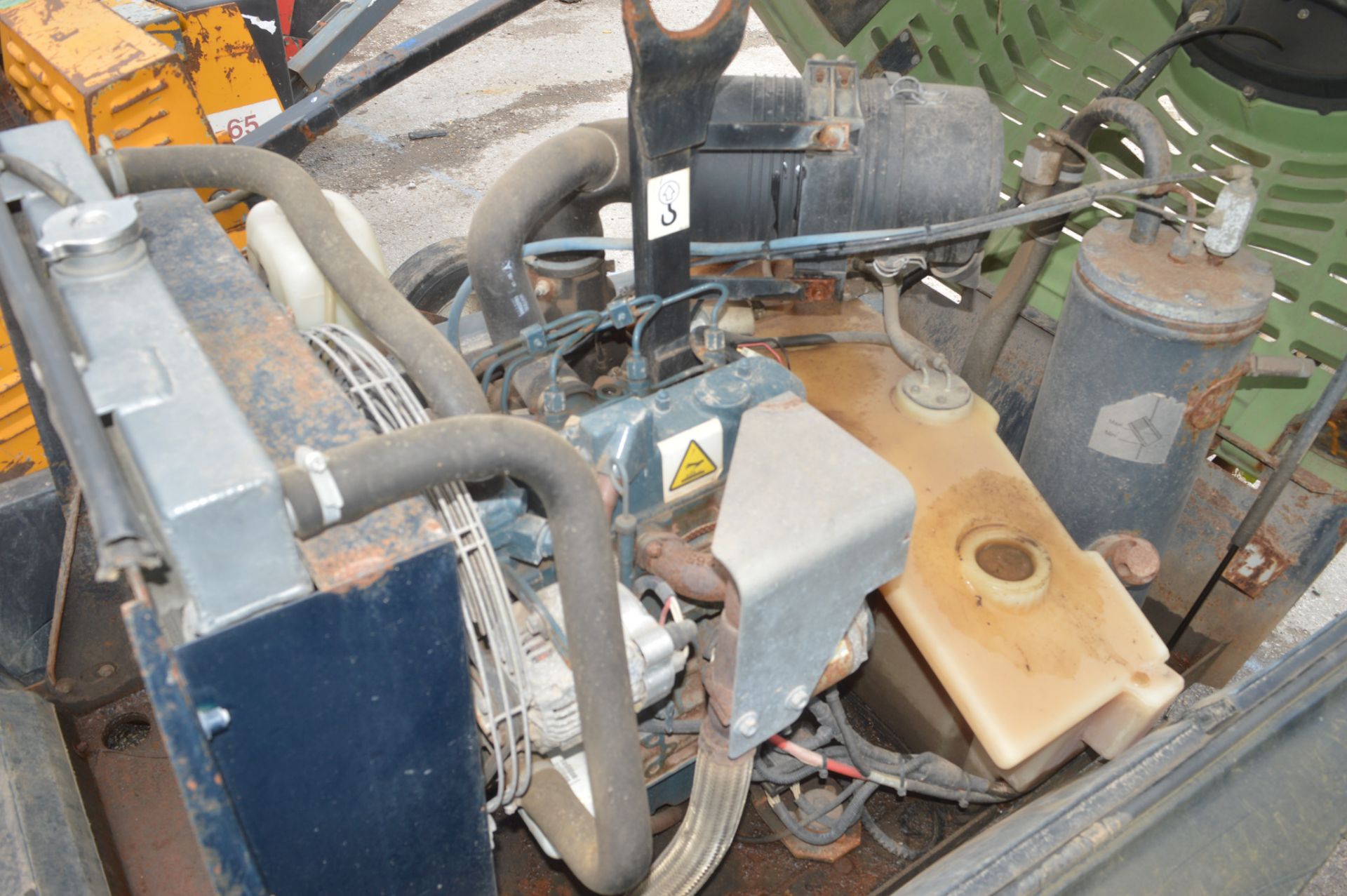 Sullair 48K diesel driven mobile air compressor Year: 2007 S/N: 55270348842 Recorded Hours: 872 - Image 3 of 3