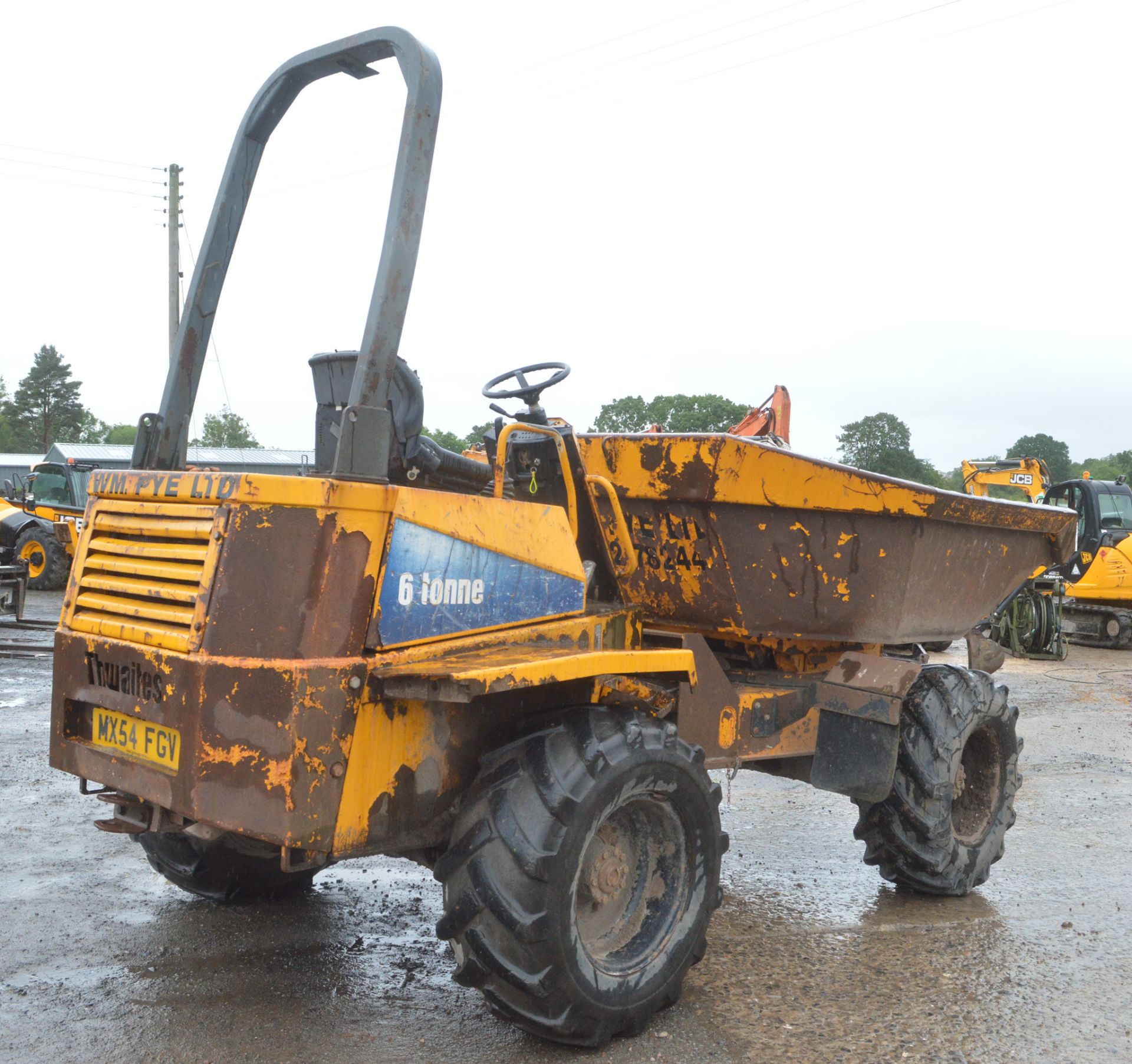 Thwaites 6 tonne swivel skip dumper  Year: 2004 S/N: A4536 - Image 6 of 13