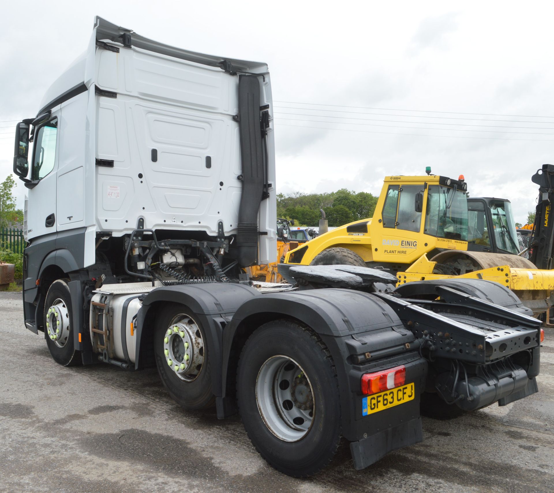 Mercedes Benz Actros 2545 6 x 2 tractor unit Reg No: GF63CFS Recorded Miles: 336564 MOT Expires: 30 - Image 4 of 17