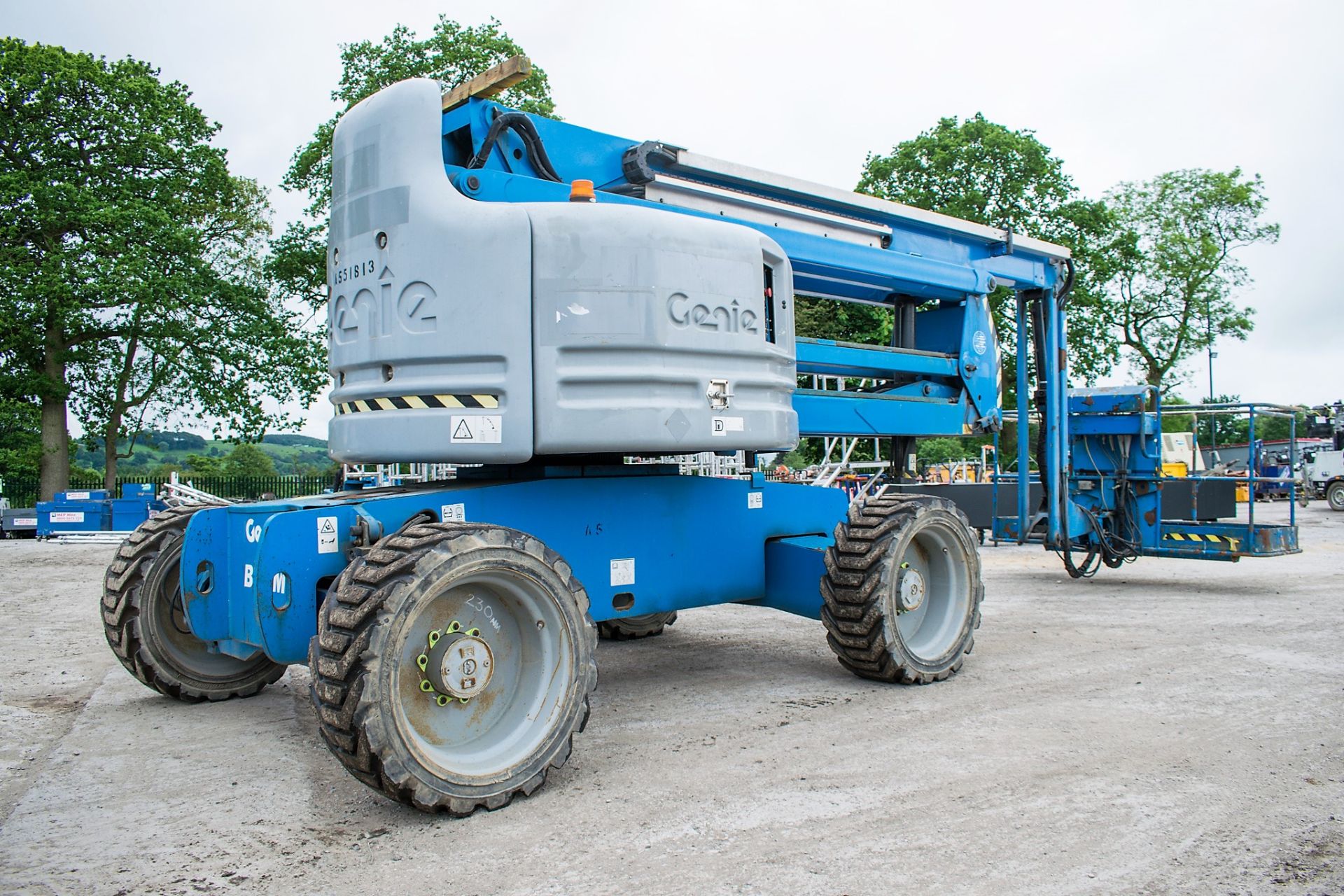 Genie Z-60-34 60 ft diesel driven 4x4 articulated boom lift access platform Year: 2011 S/N: 10173 - Image 4 of 13