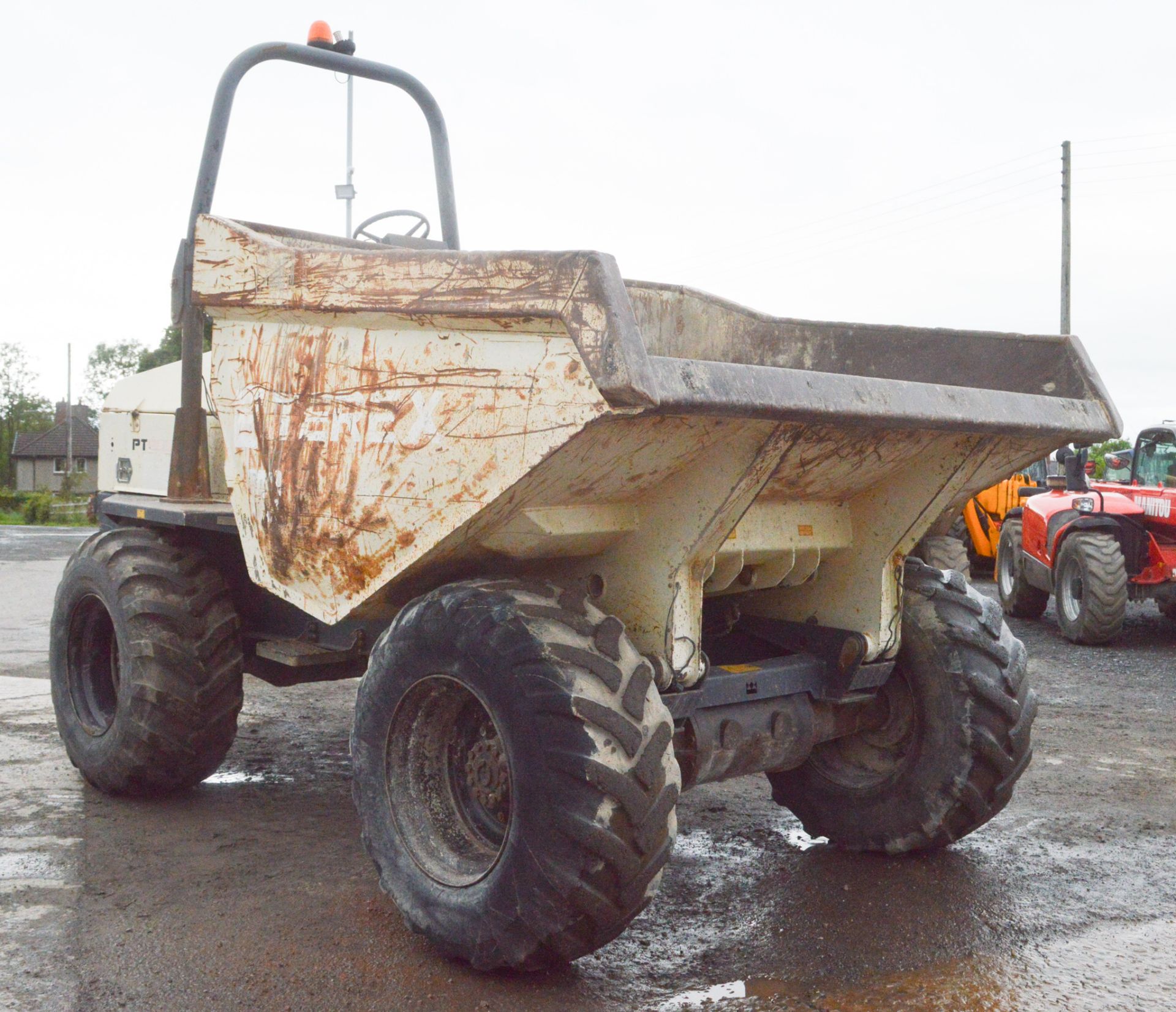 Terex 9 tonne straight skip dumper  Year: 2008 S/N: E801FM008 Rec Hours: 4339 1387 - Image 2 of 14