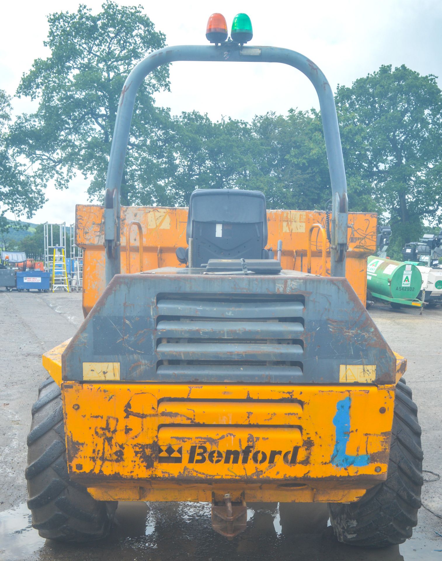 Benford Terex 6 tonne straight skip dumper Year: 2005 S/N: E504ET193 Recorded Hours: *Clock - Image 3 of 13