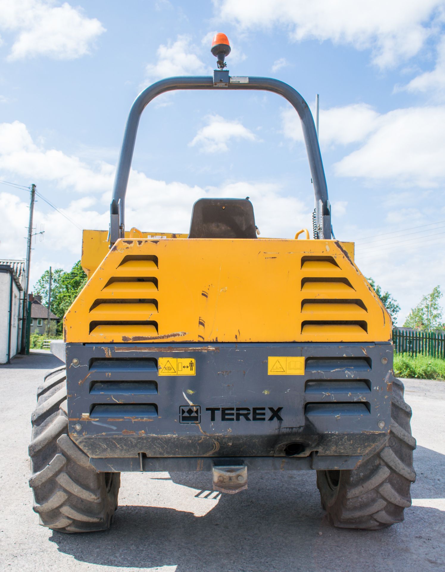 Terex TA6 6 tonne straight skip dumper Year: 2011 S/N: DP0EB1MS2181 Recorded Hours: 2977 D97 - Image 6 of 15