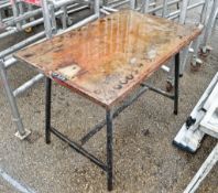 Collapsible steel work bench