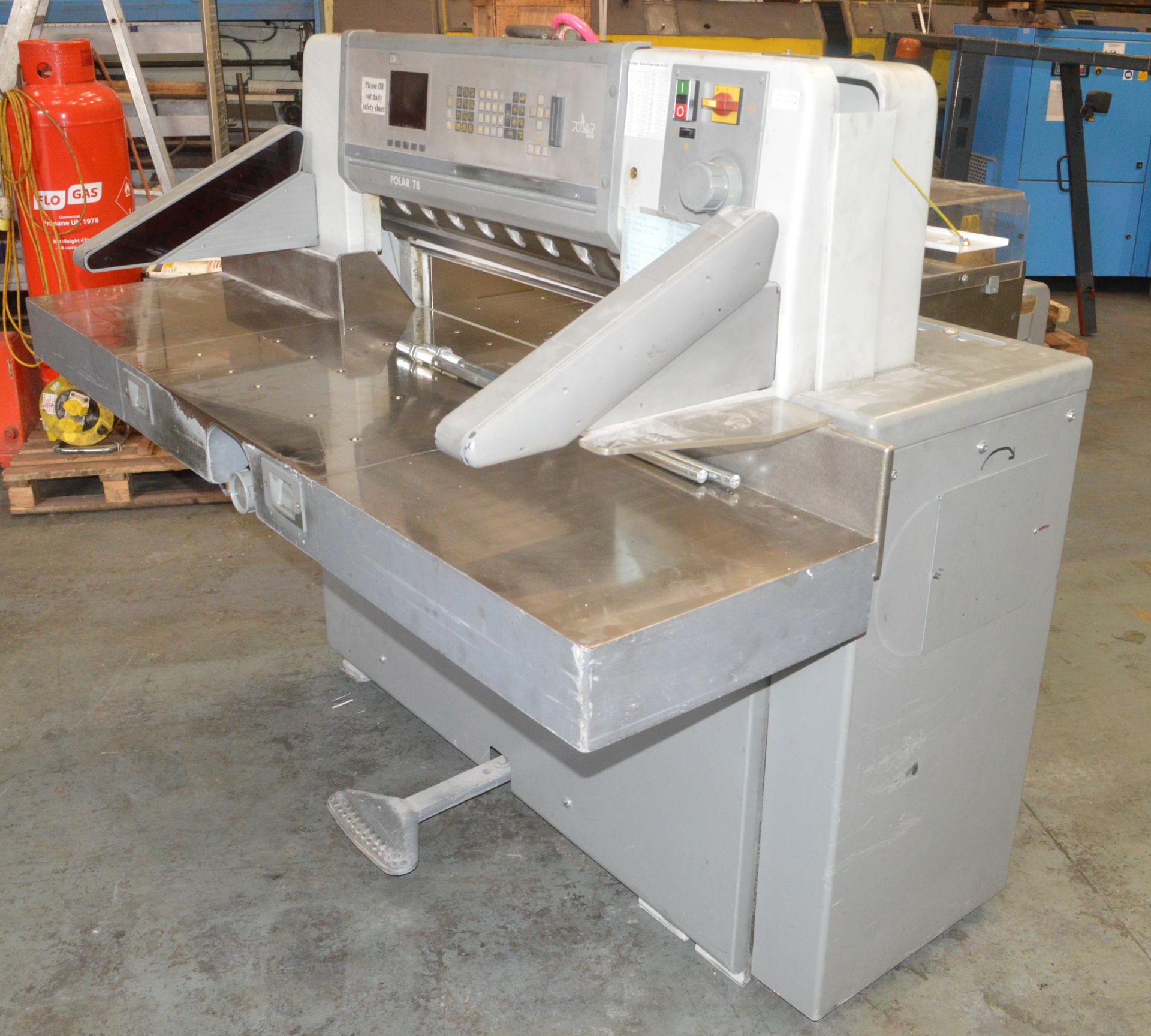 Polar Guillotine 78 Year: 2001 S/N: 7261055