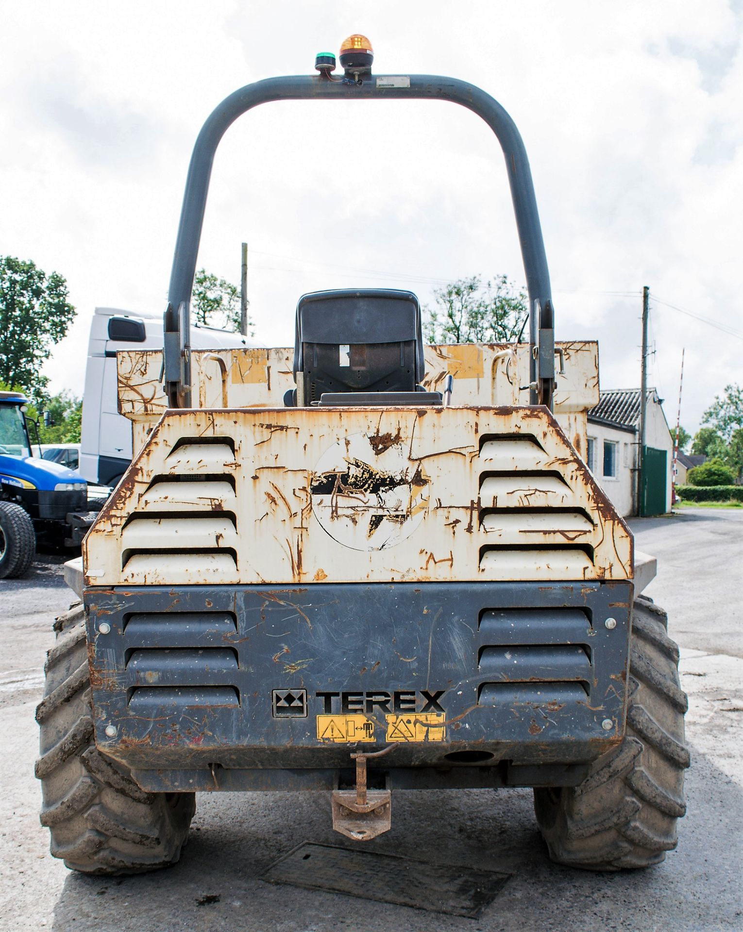 Terex 6 tonne straight skip dumper Year: 2008 S/N: E803FW191 Recorded Hours: 2835 - Image 6 of 15