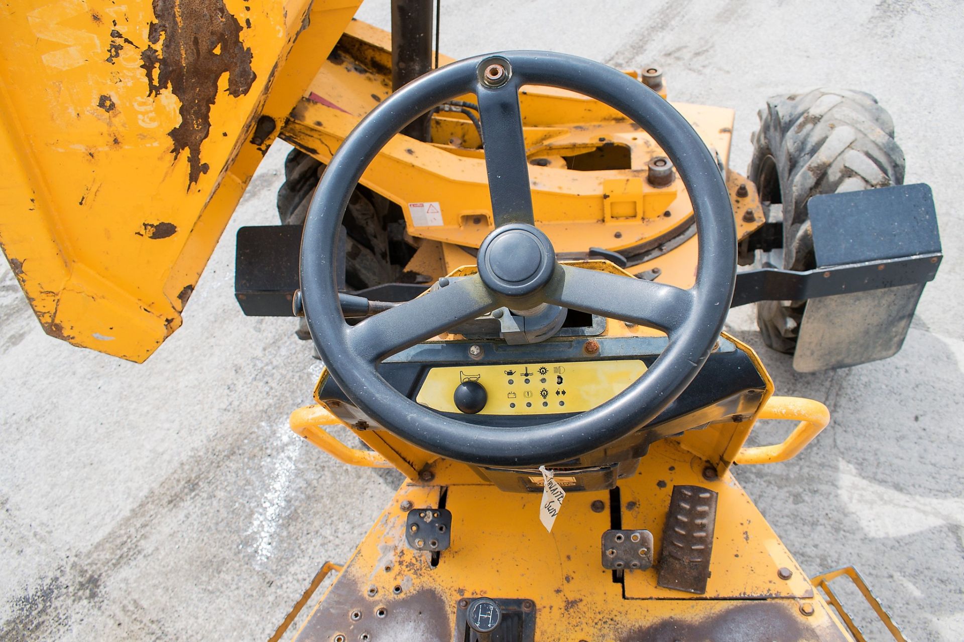 Thwaites 6 tonne swivel skip dumper Year: 2011 S/N: 105C0570 Recorded Hours: 1380 501032 - Image 9 of 10