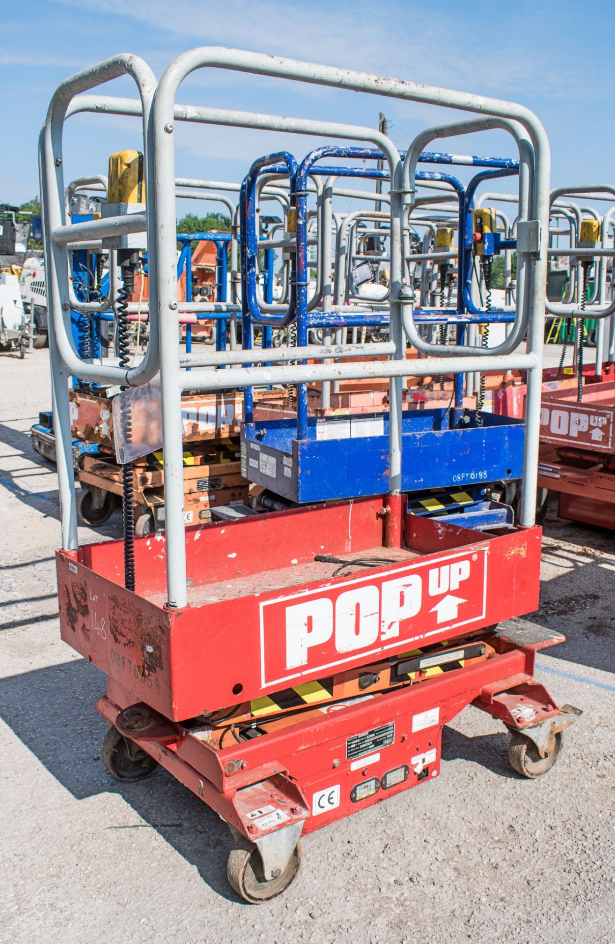 Pop-Up battery electric mobile scissor lift