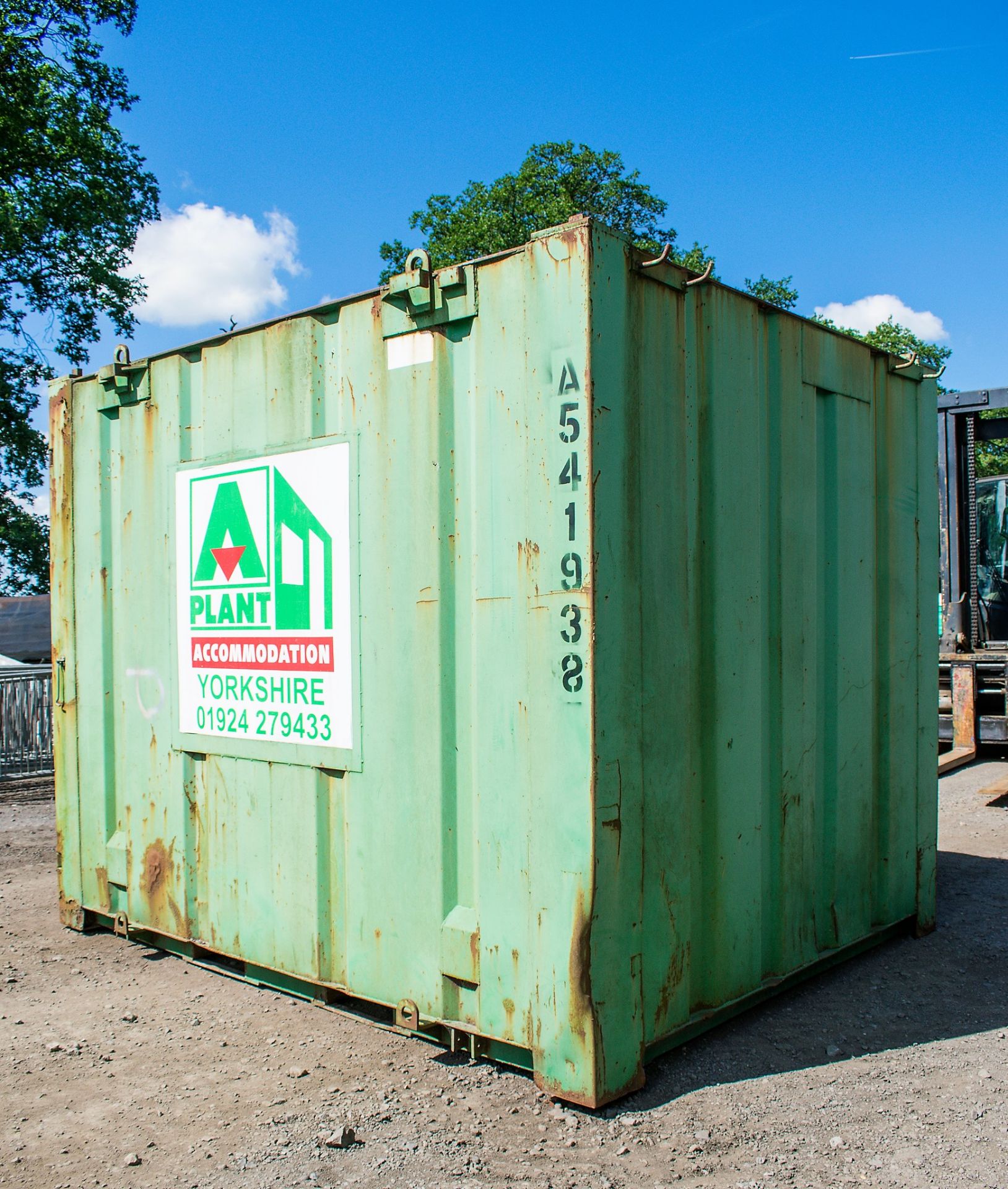 10 ft x 8 ft steel store site unit c/w keys A541938 - Image 2 of 8