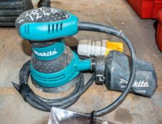 Makita 110v palm sander A754916