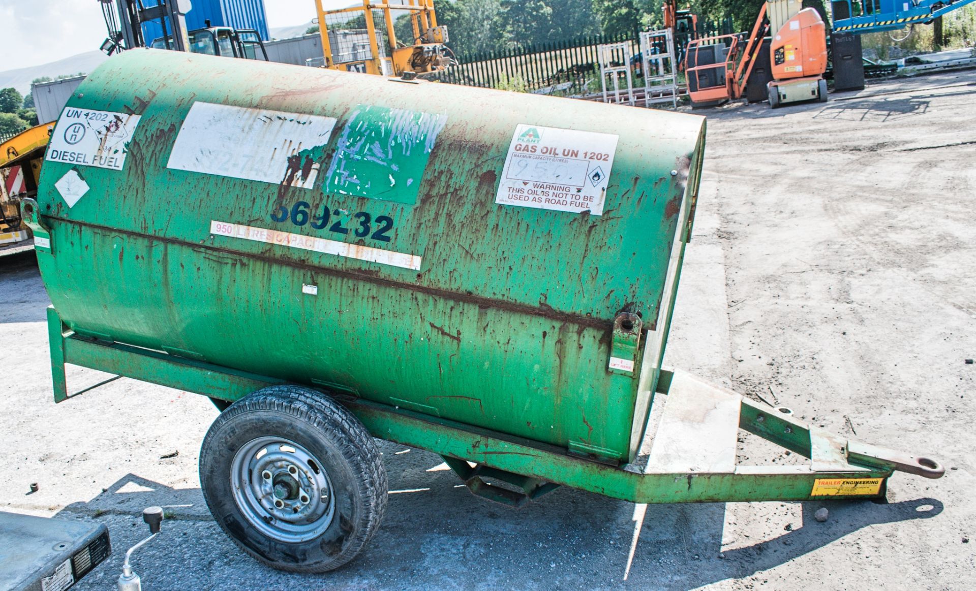 Trailer Engineering 250 gallon fast tow bunded fuel bowser c/w hand pump, delivery hose & nozzle - Image 2 of 3