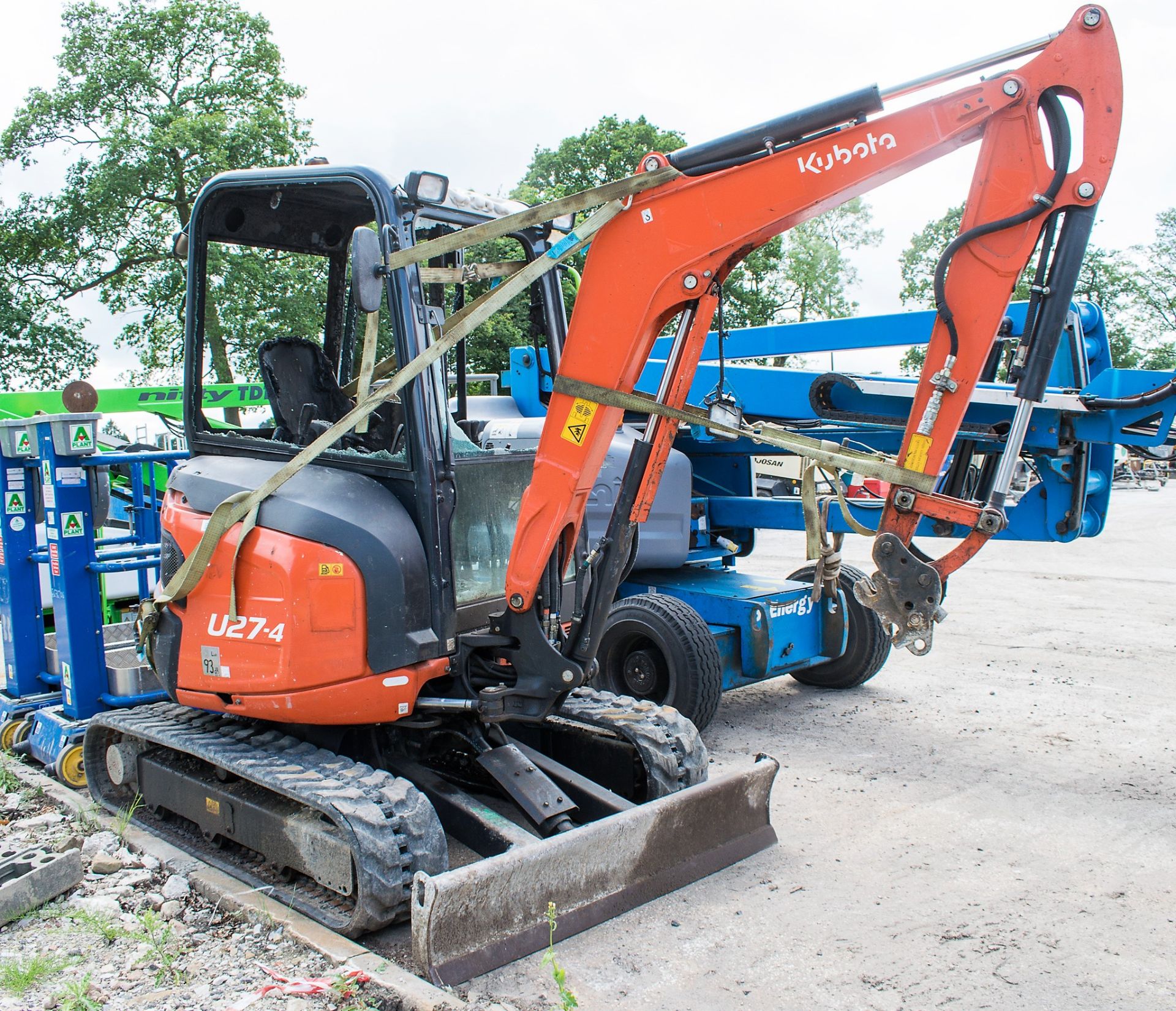 Kubota U27-4 2.8 tonne rubber tracked mini excavator Year: 2016 S/N: 58747 A739016 ** Subject to - Image 2 of 12