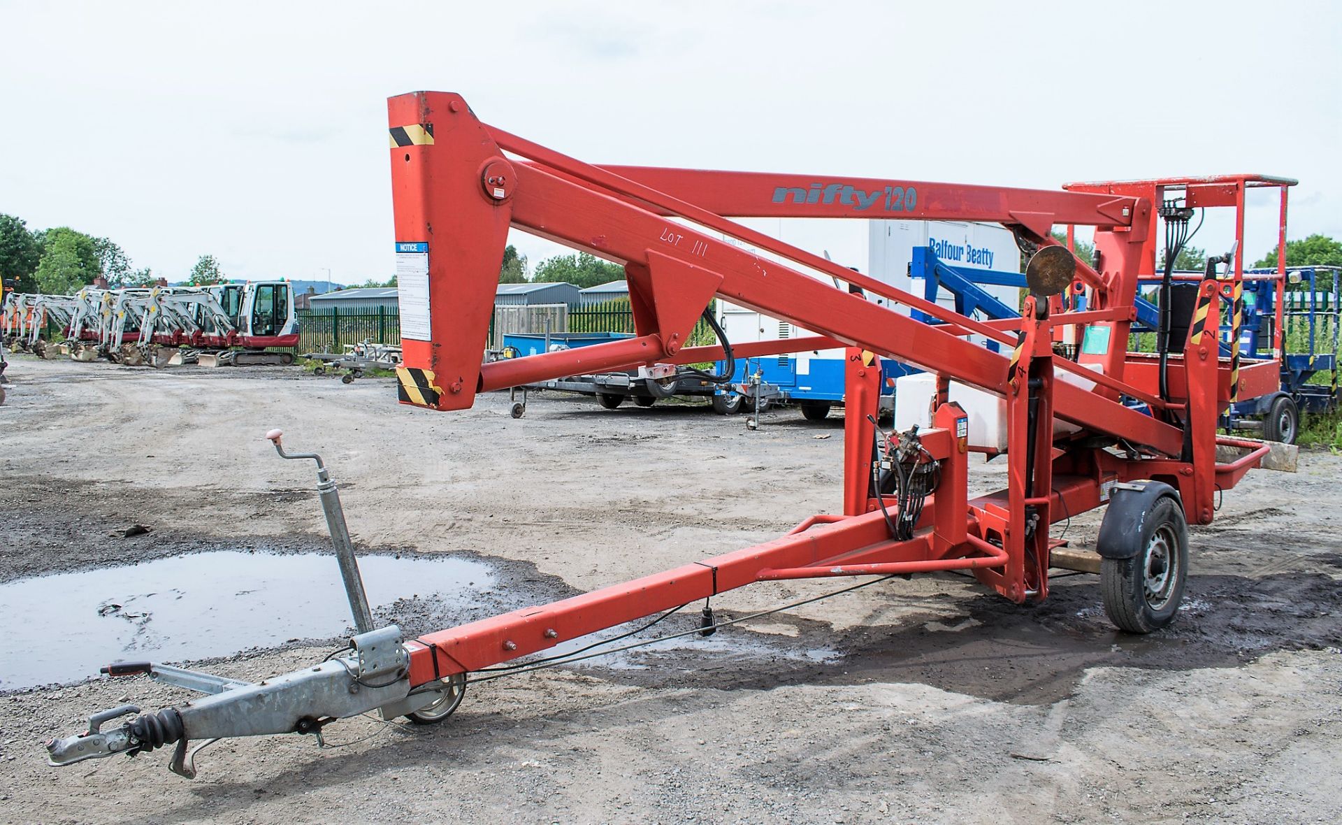 Nifty 120HE battery electric fast tow boom lift Year: 2006 S/N: 14221