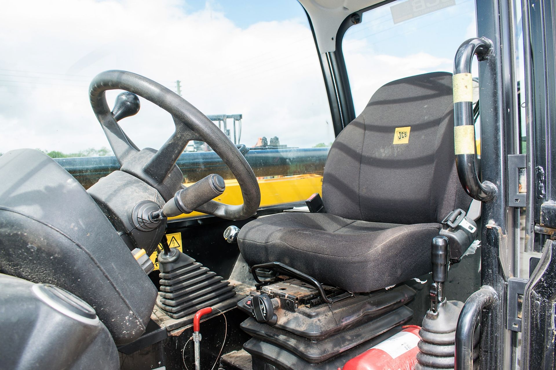 JCB 535-95 9.5 metre telescopic handler Year: 2013 S/N: 2180465 Recorded Hours: 756 c/w rear camera - Image 12 of 13