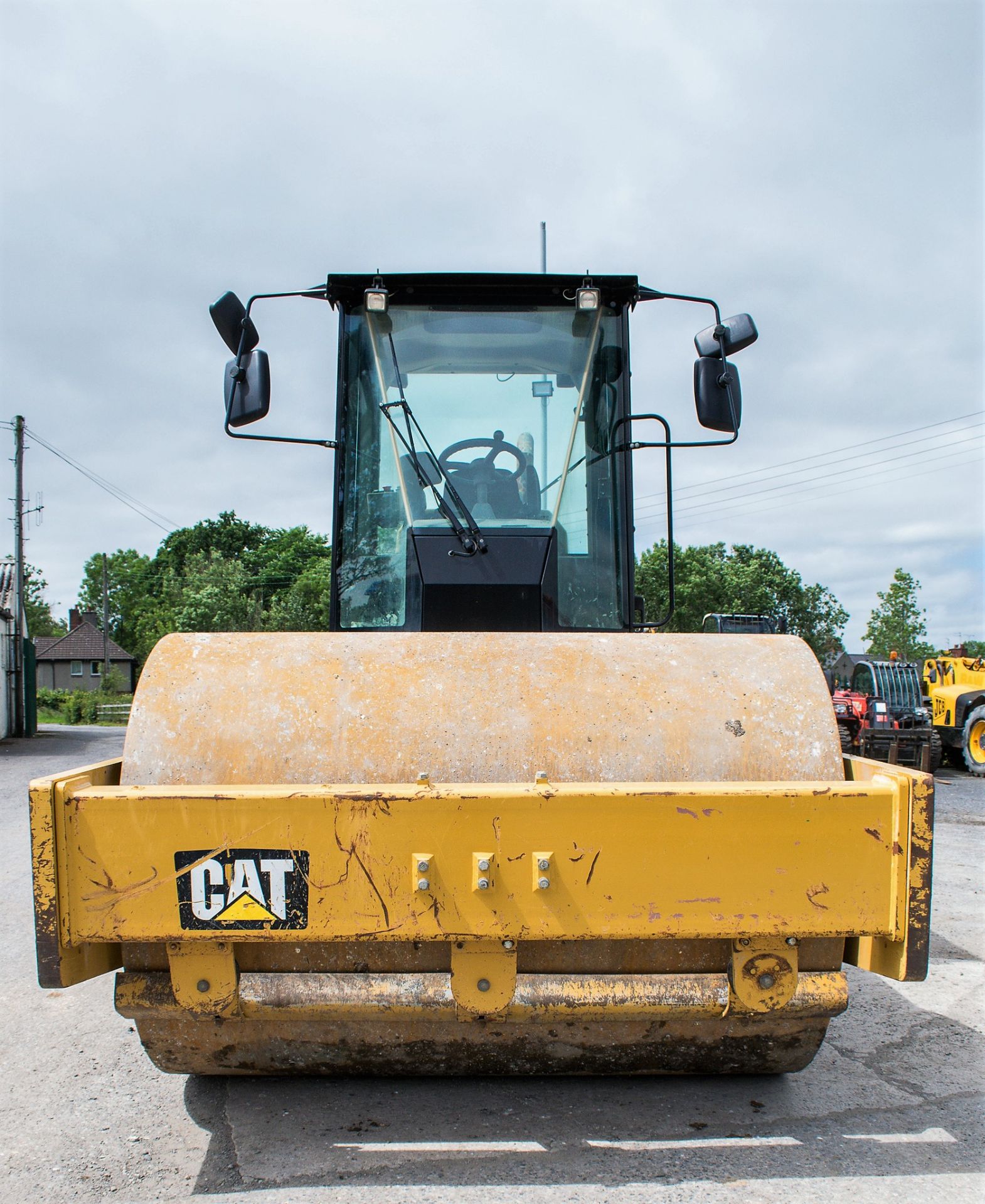 Caterpillar CS66B single drum roller Year: 2015 S/N: 48700109 Recorded Hours: 1712 - Image 5 of 14