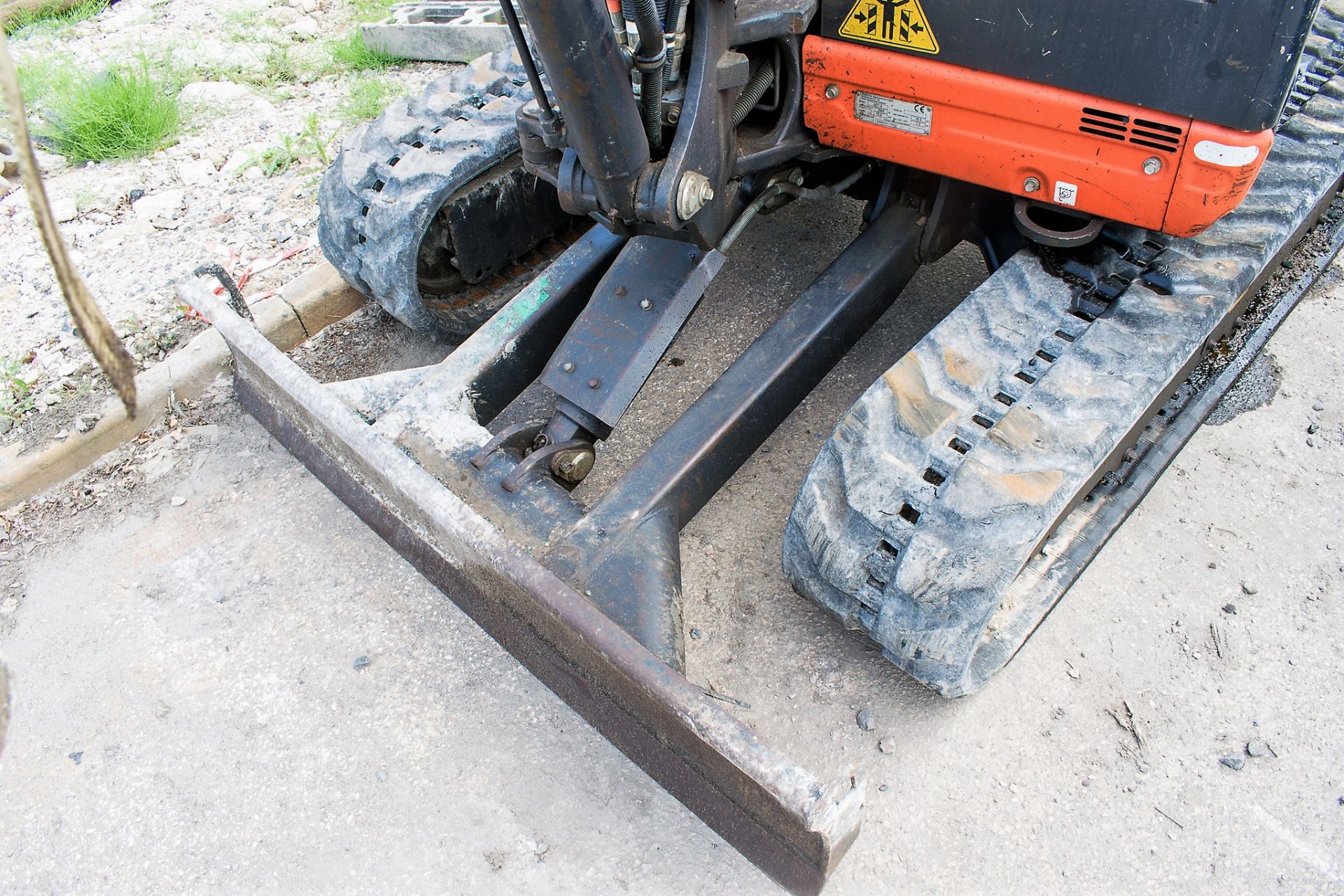 Kubota U27-4 2.8 tonne rubber tracked mini excavator Year: 2016 S/N: 58747 A739016 ** Subject to - Image 11 of 12